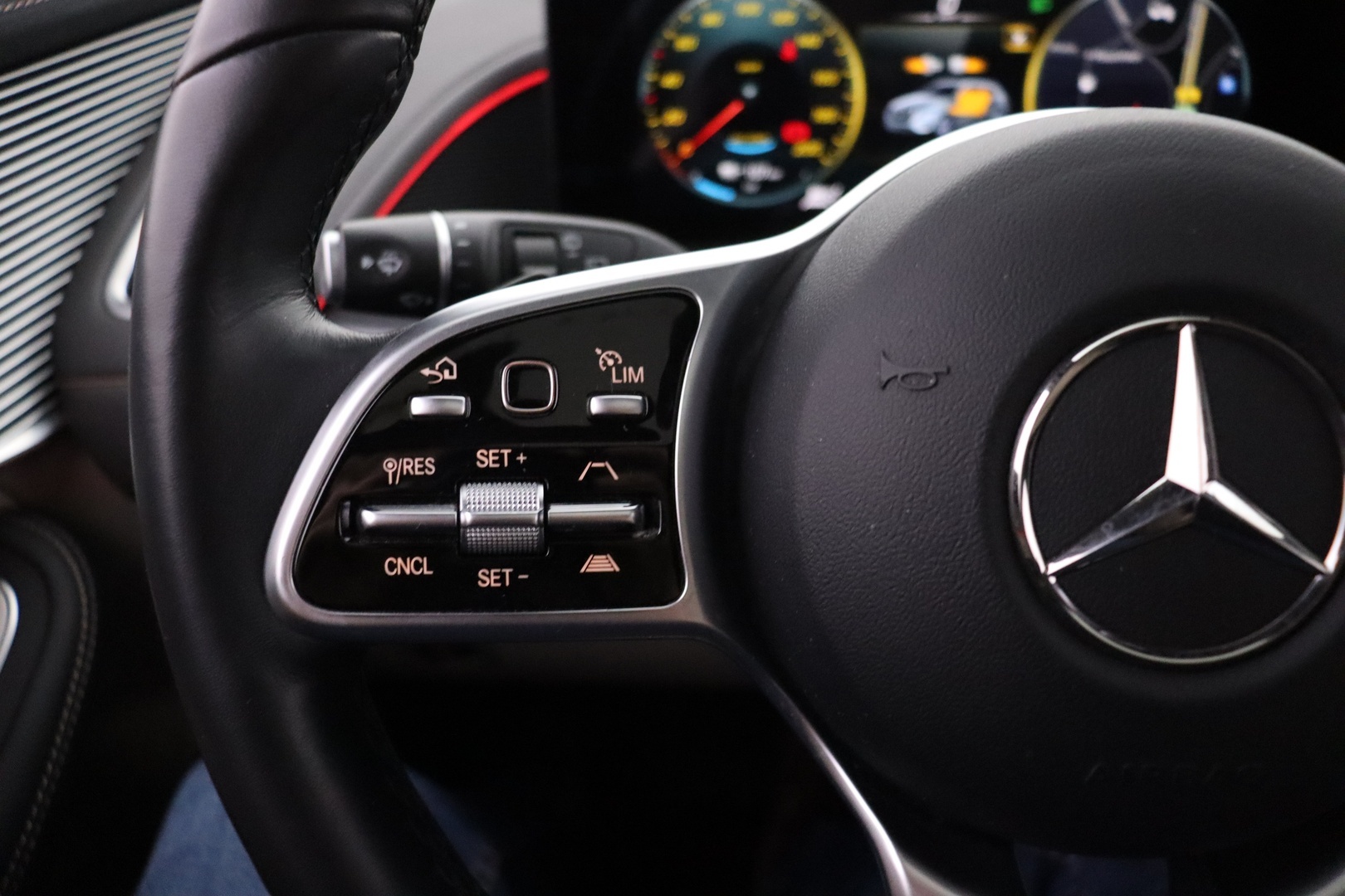 MERCEDES-BENZ EQC 2021