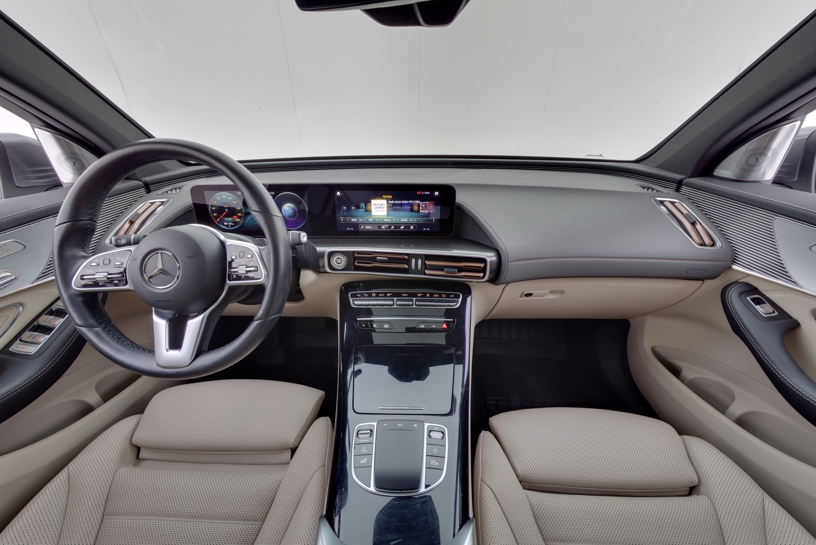 MERCEDES-BENZ EQC 2021