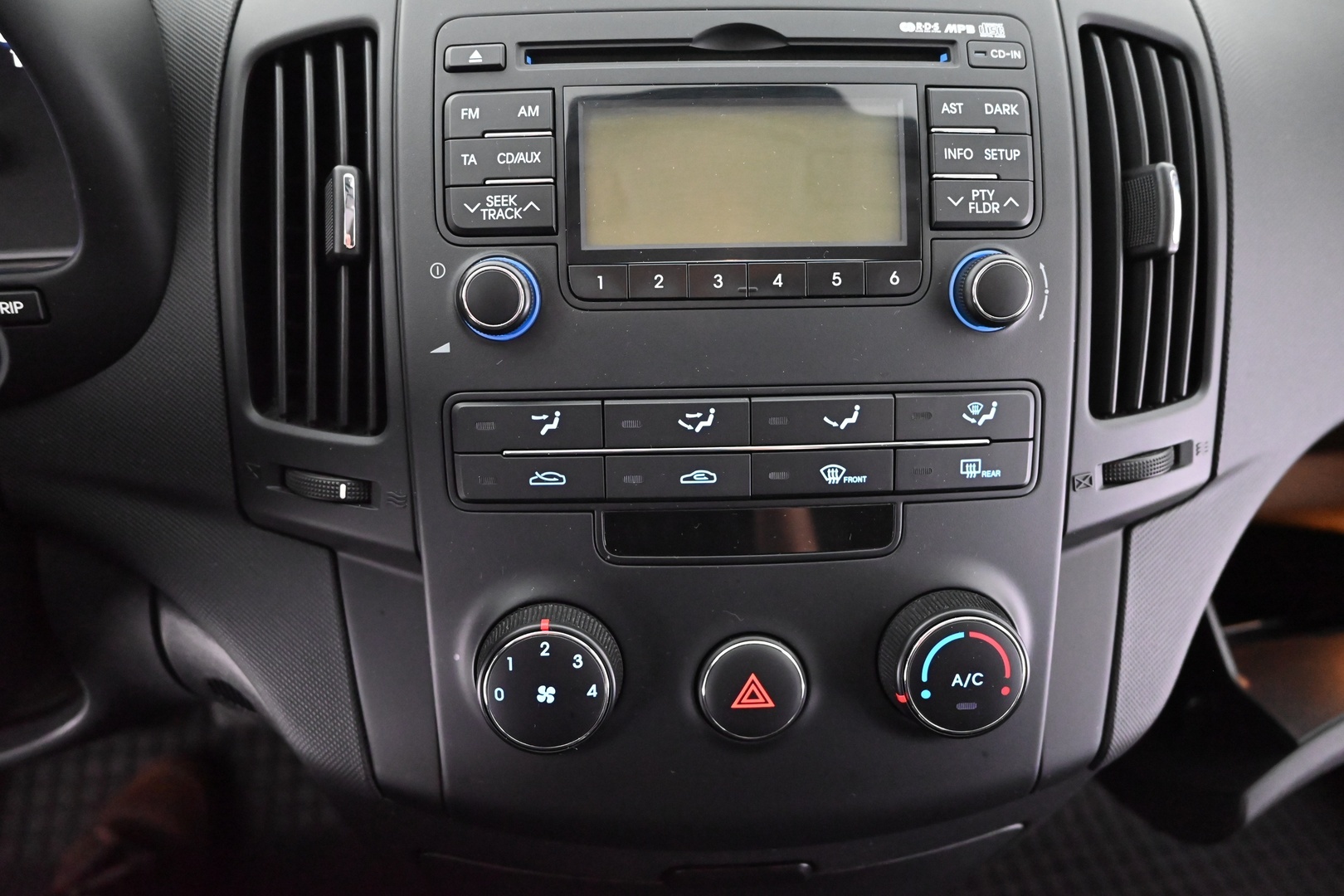 HYUNDAI i30 2011