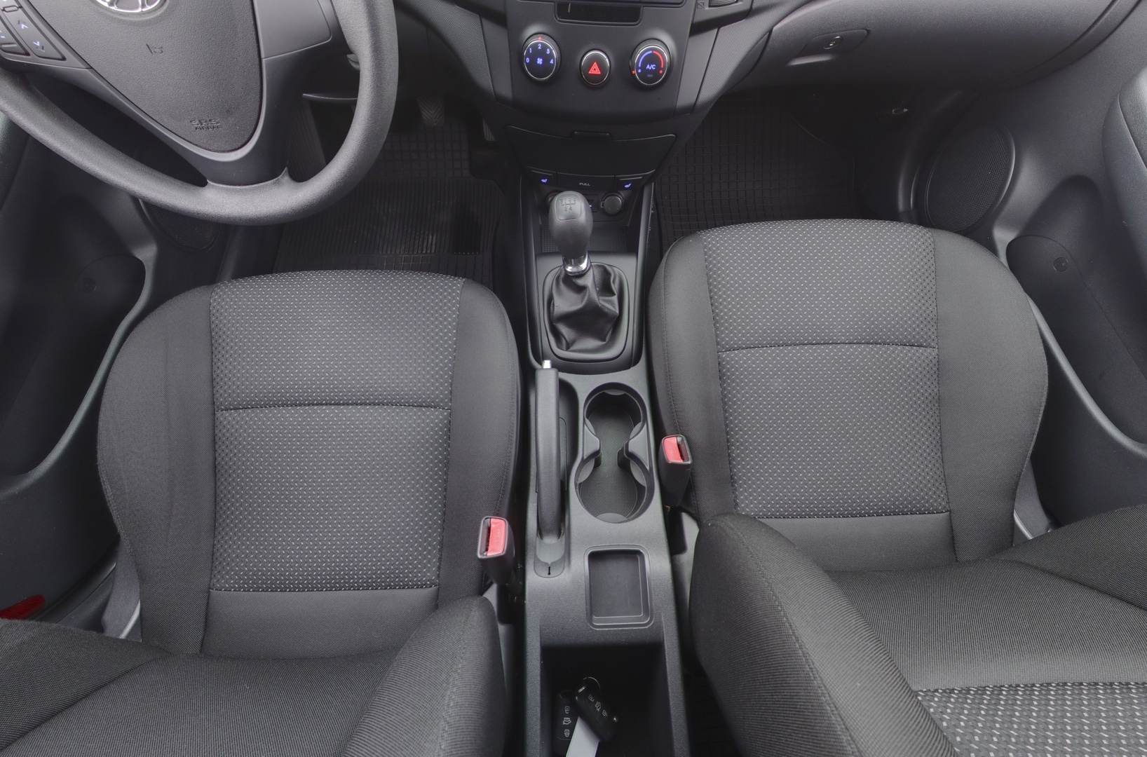 HYUNDAI i30 2011