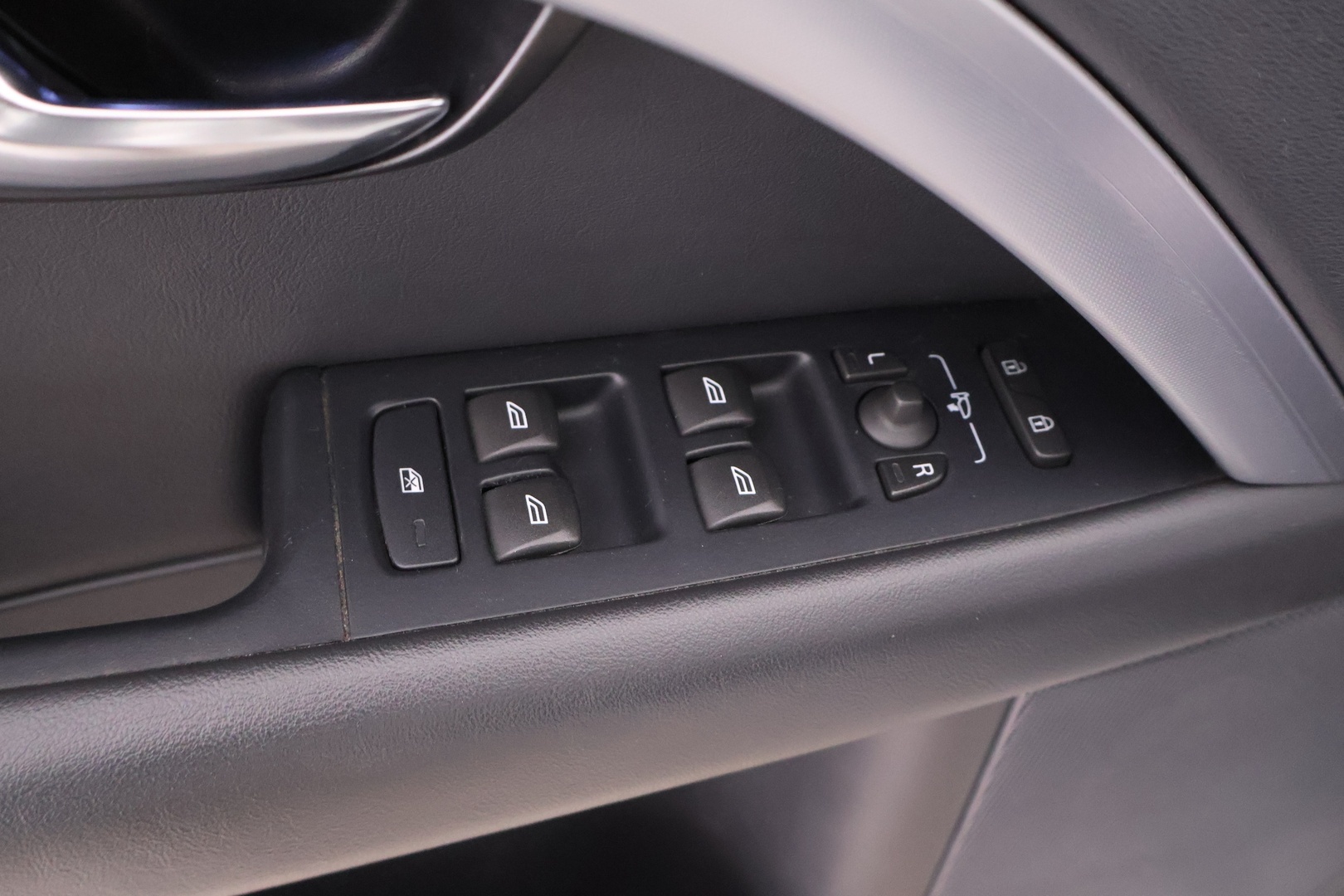 VOLVO V70 2015