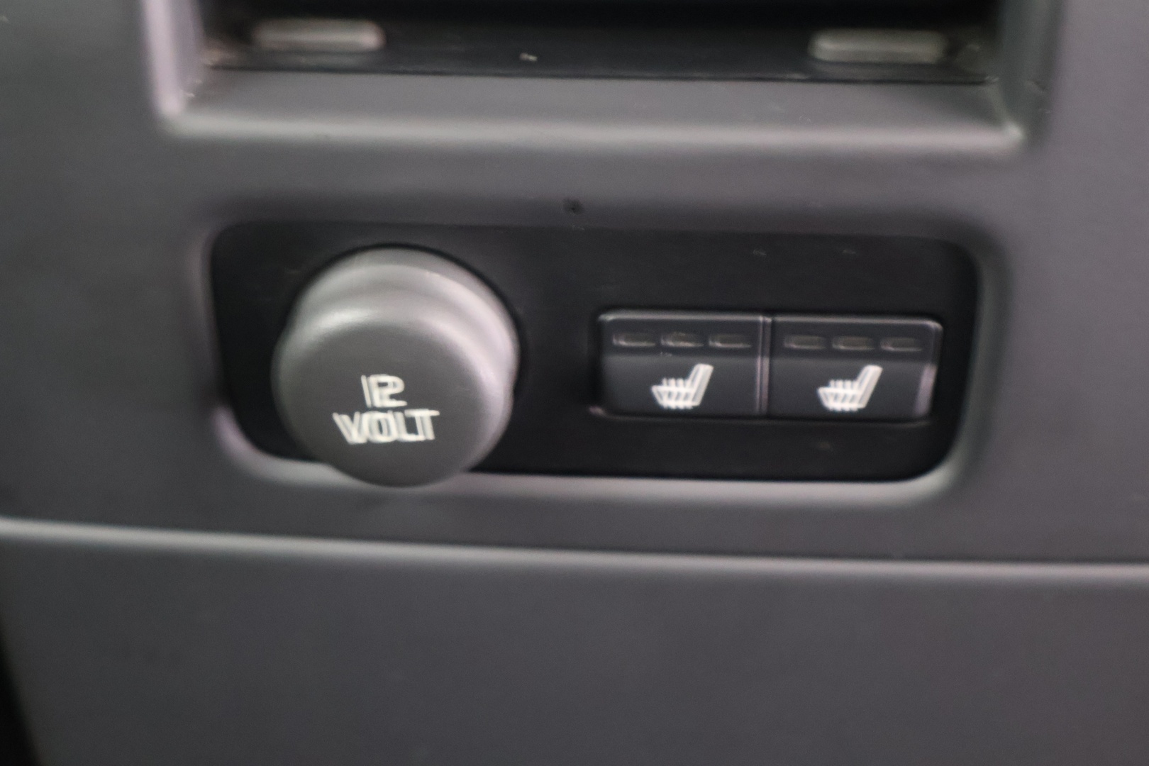 VOLVO V70 2015