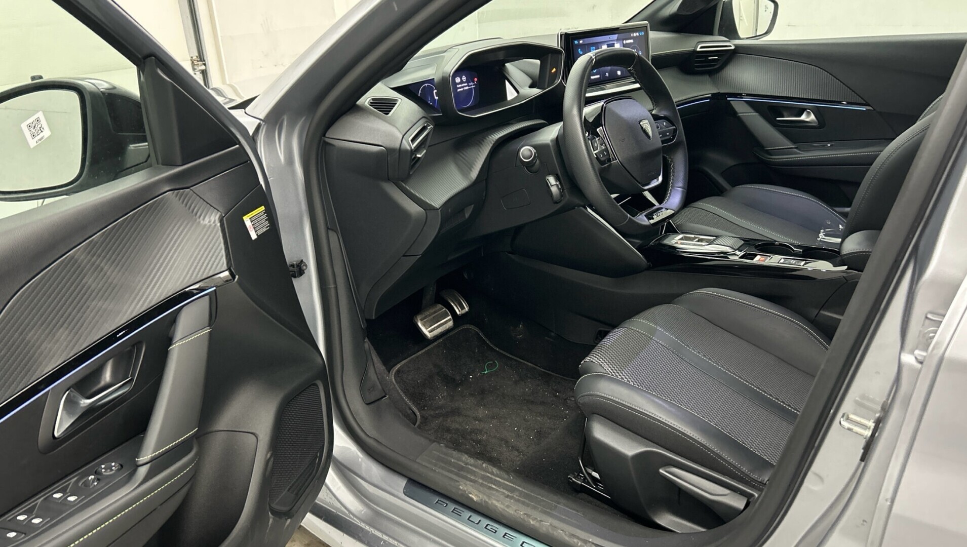 PEUGEOT e-208 2025