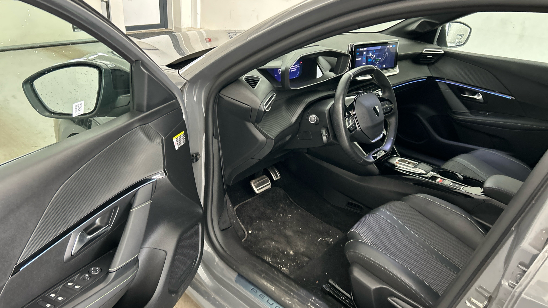 PEUGEOT e-208 2025