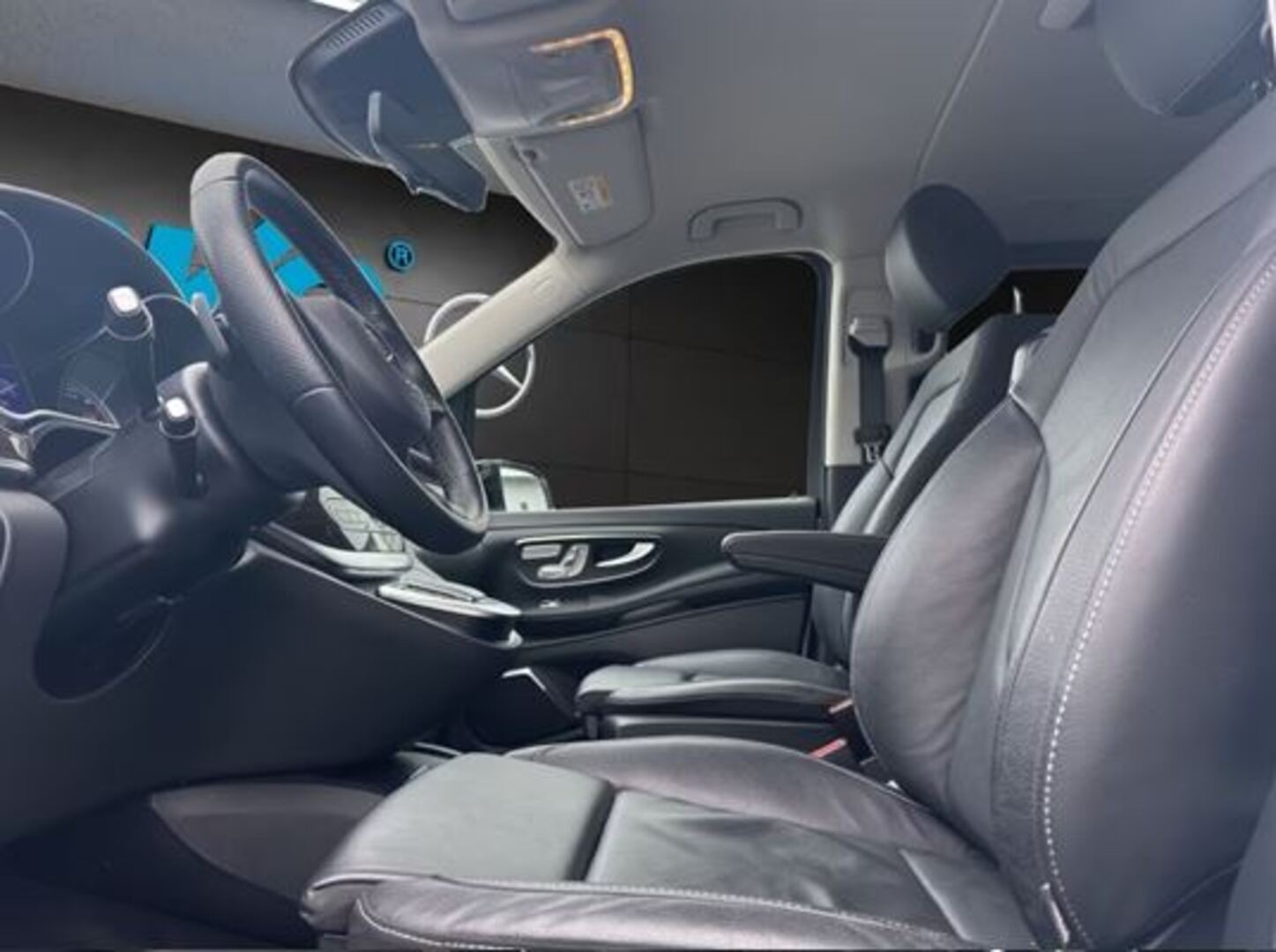 MERCEDES-BENZ EQV 2023