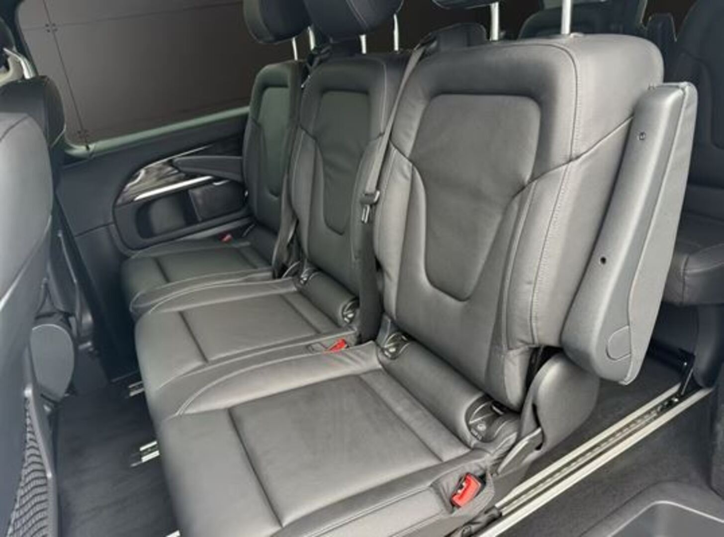 MERCEDES-BENZ EQV 2023