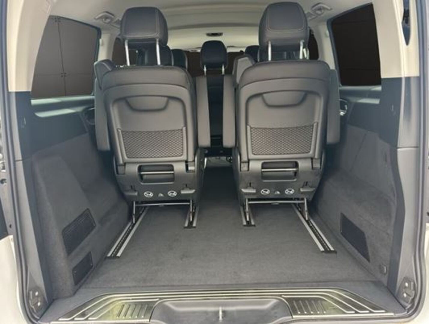 MERCEDES-BENZ EQV 2023