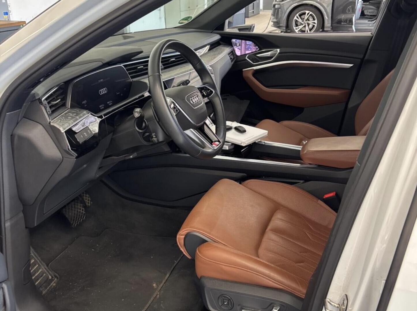 AUDI e-tron 2022