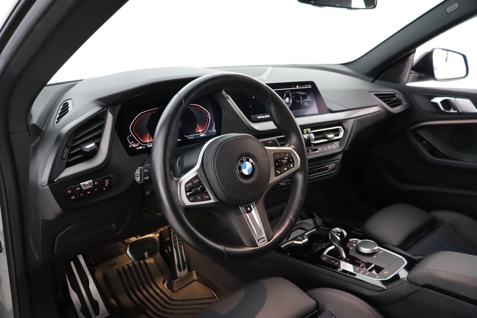 BMW 218 2024