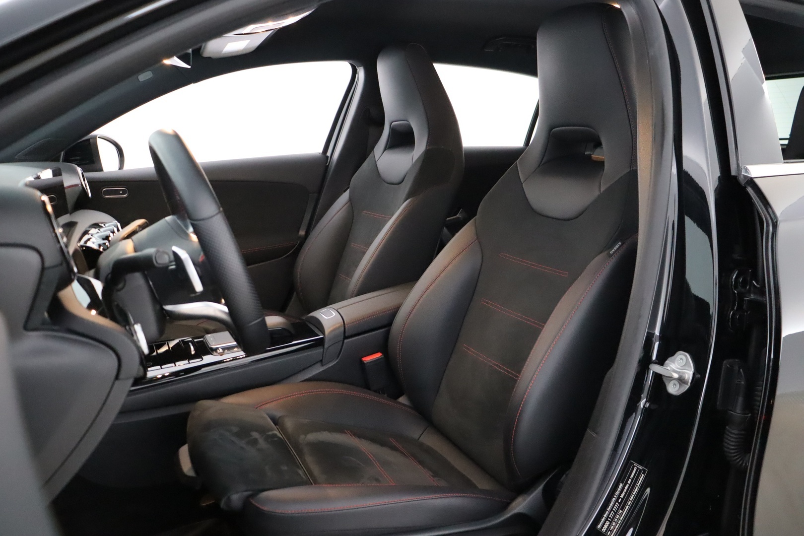 MERCEDES-BENZ A 2021