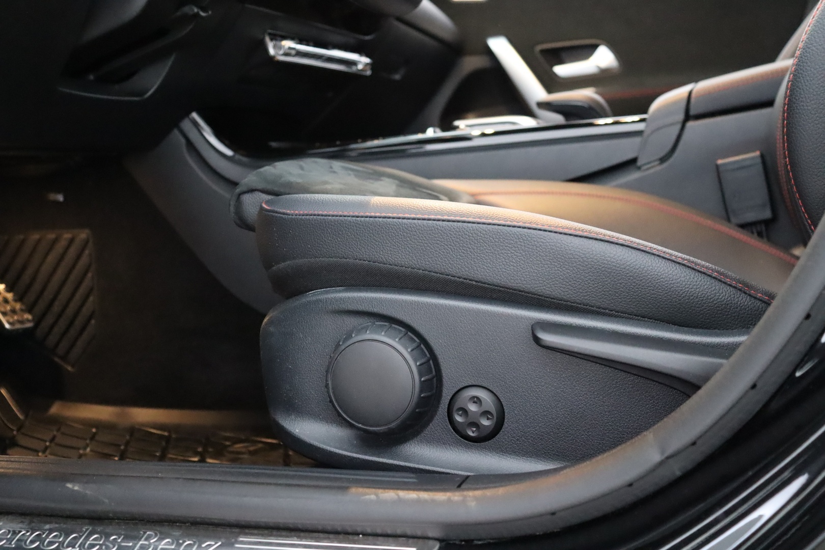 MERCEDES-BENZ A 2021