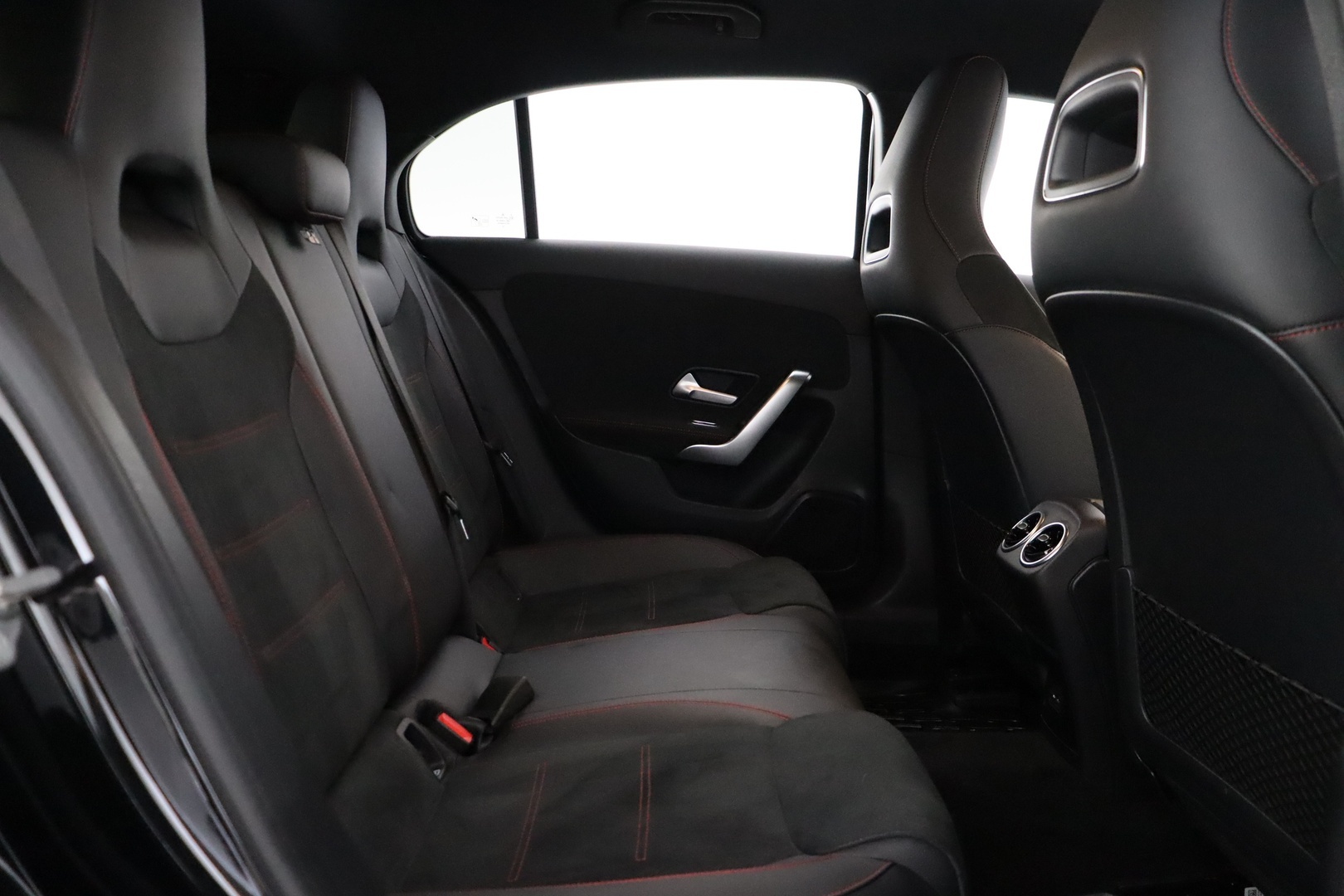 MERCEDES-BENZ A 2021