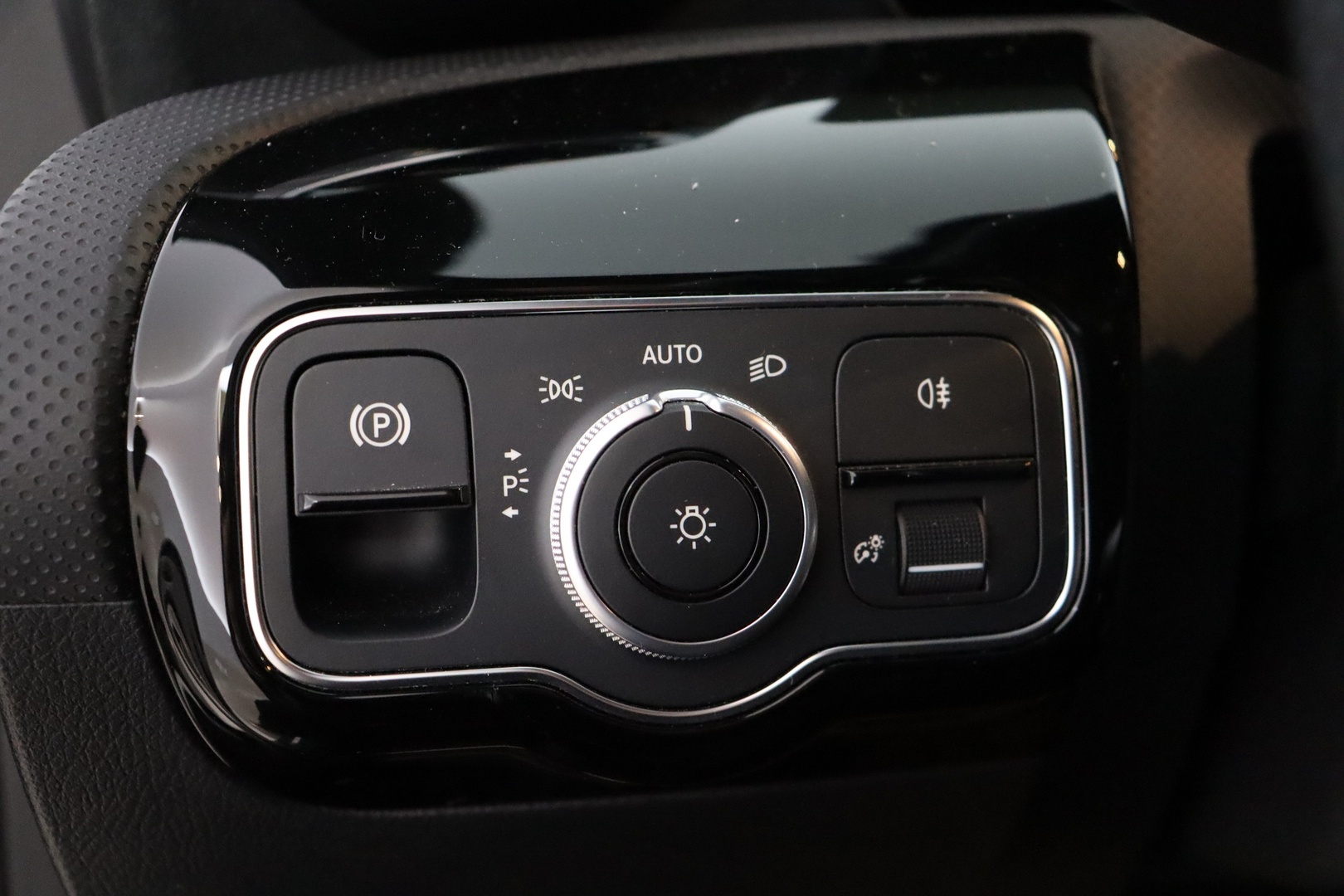 MERCEDES-BENZ A 2021