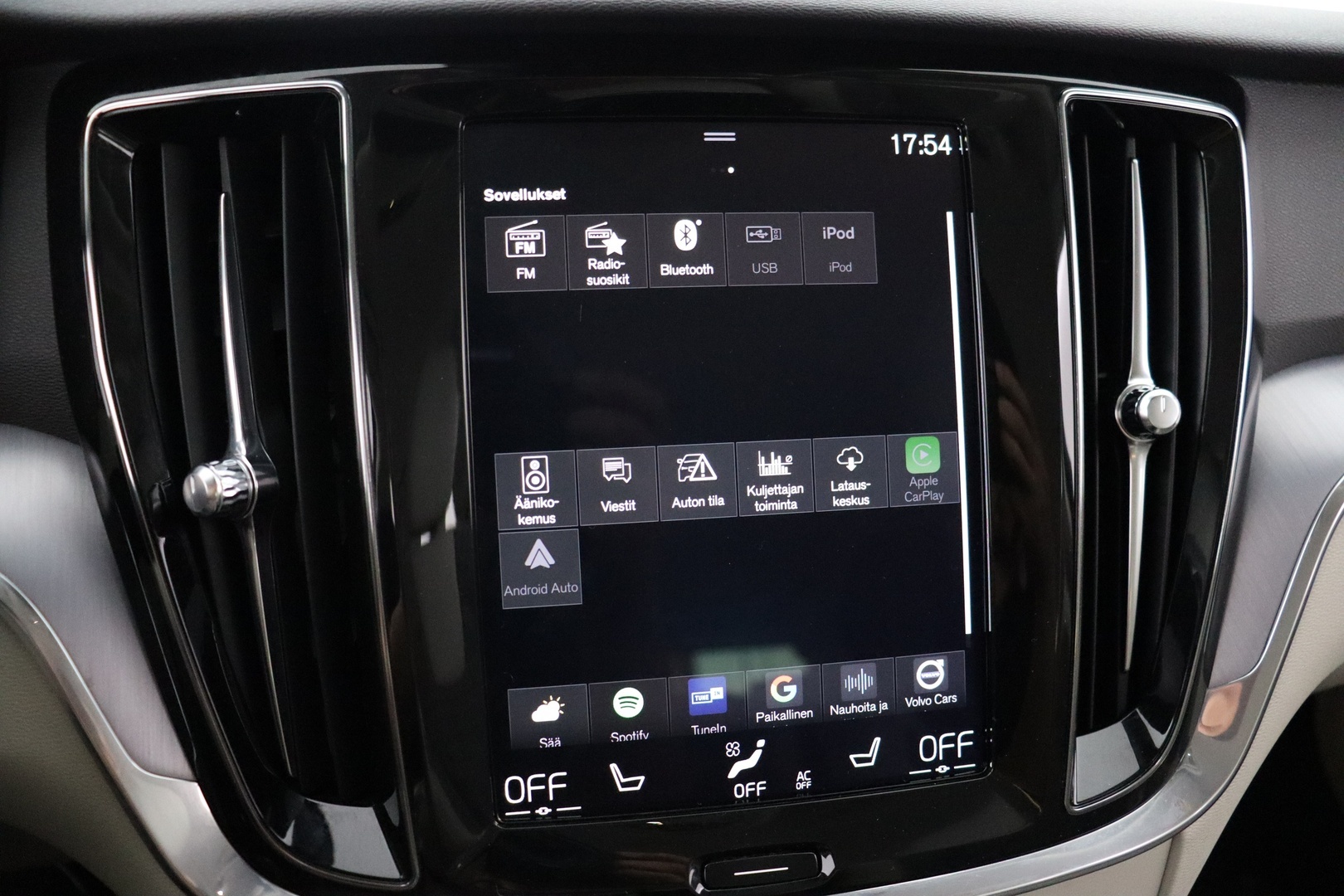 VOLVO V60 2020