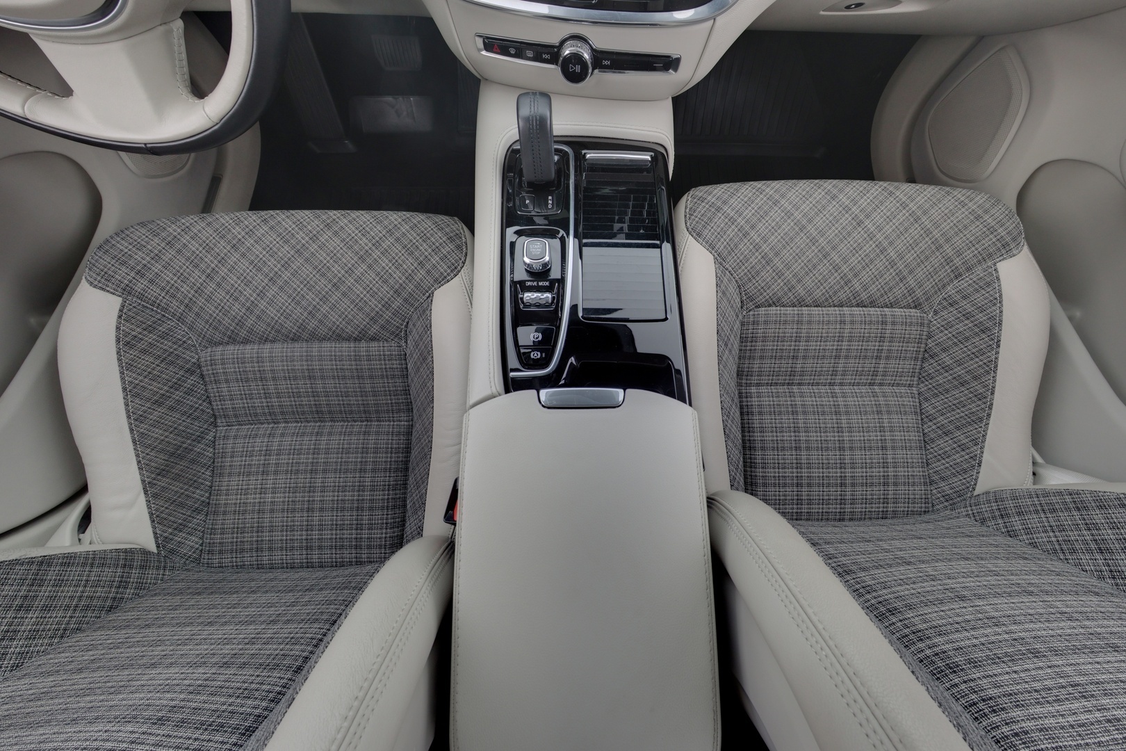 VOLVO V60 2020