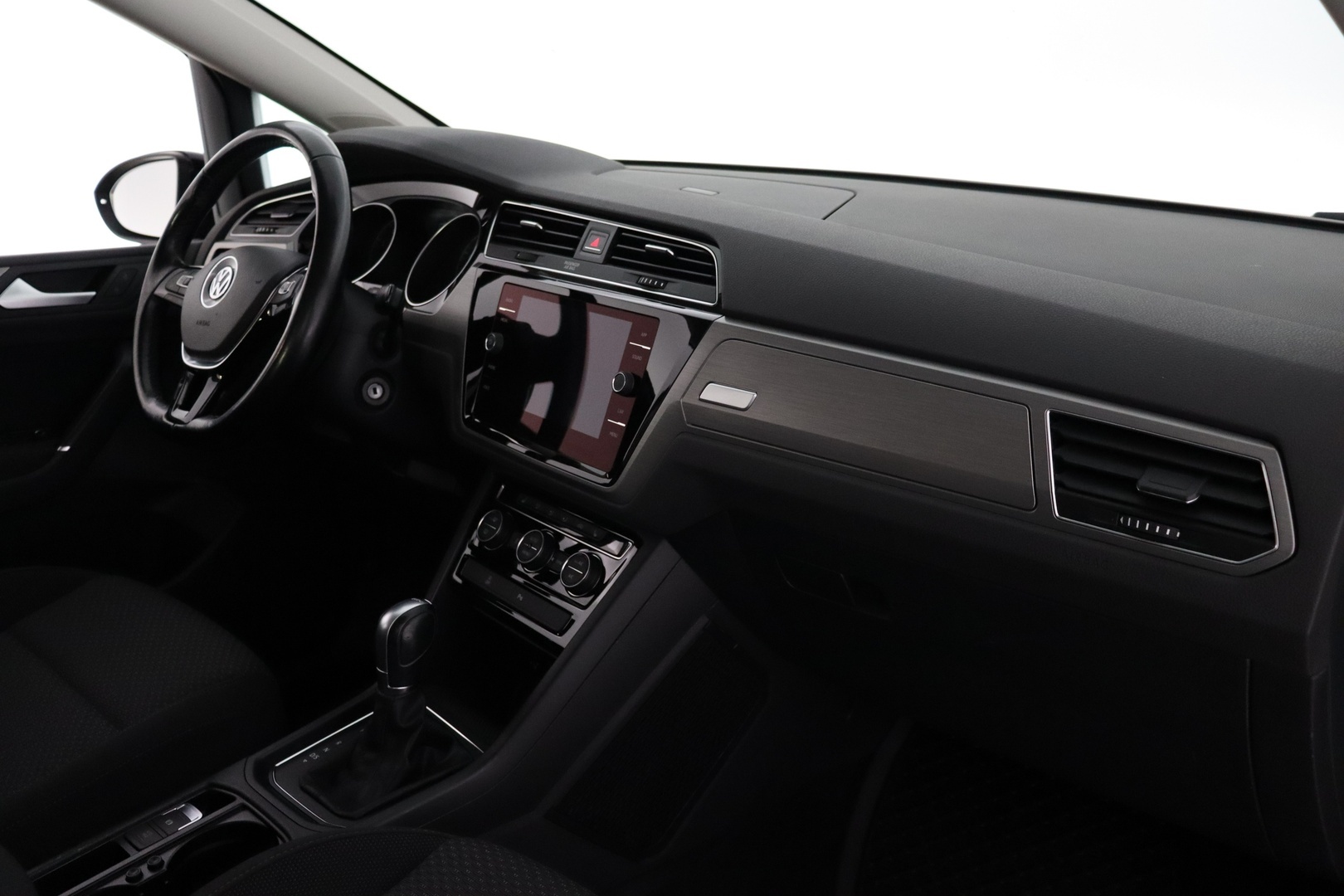 VOLKSWAGEN Touran 2017