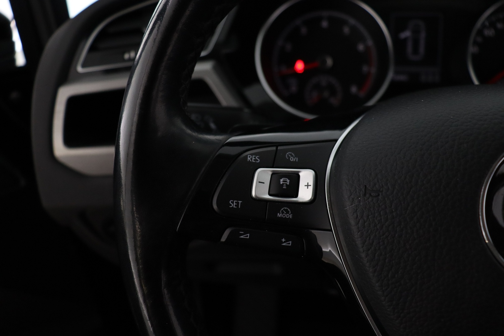 VOLKSWAGEN Touran 2017