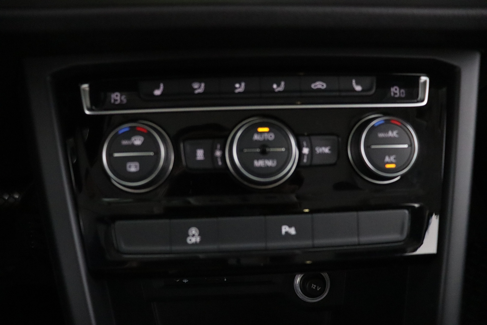 VOLKSWAGEN Touran 2017