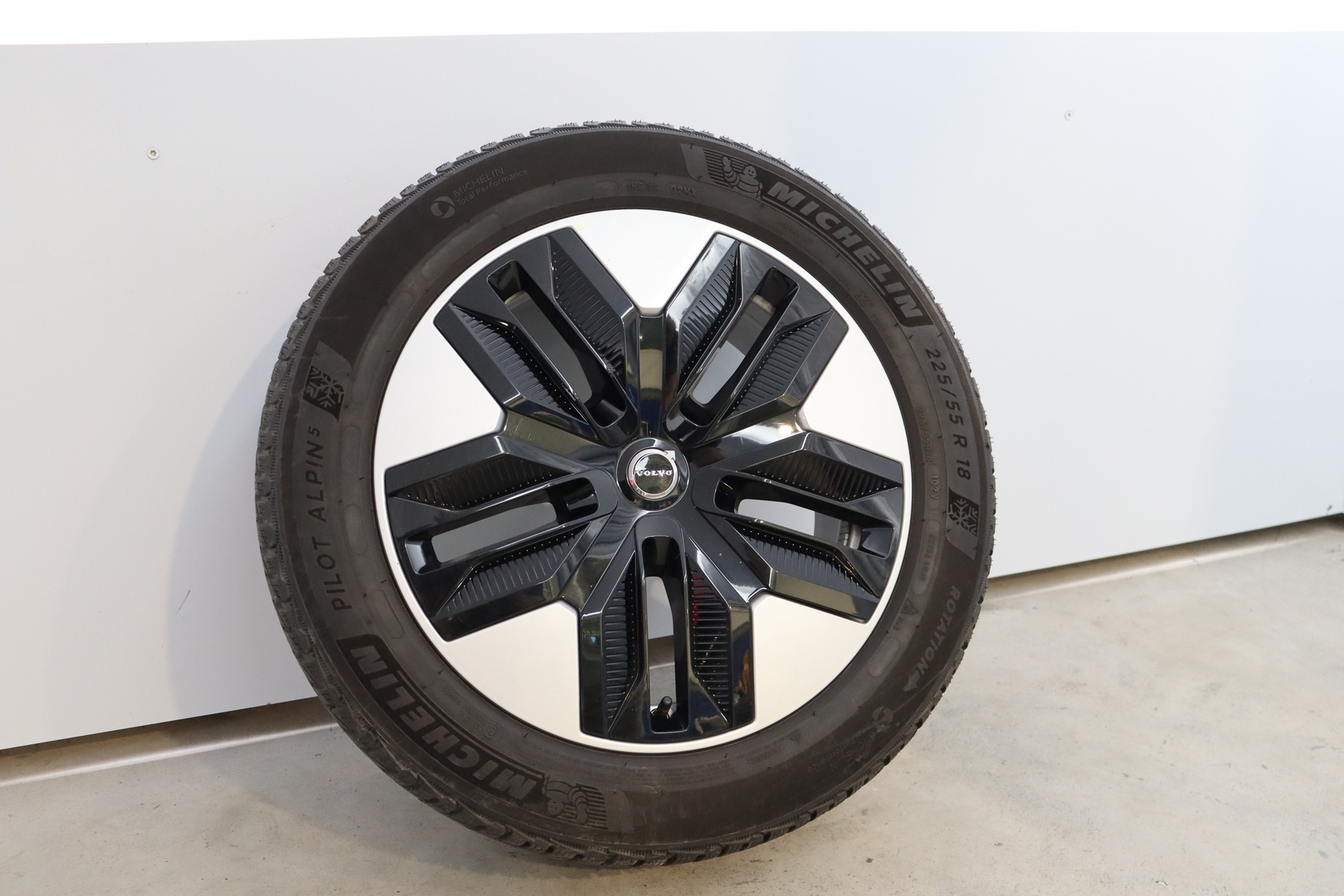 VOLVO EX30 2024