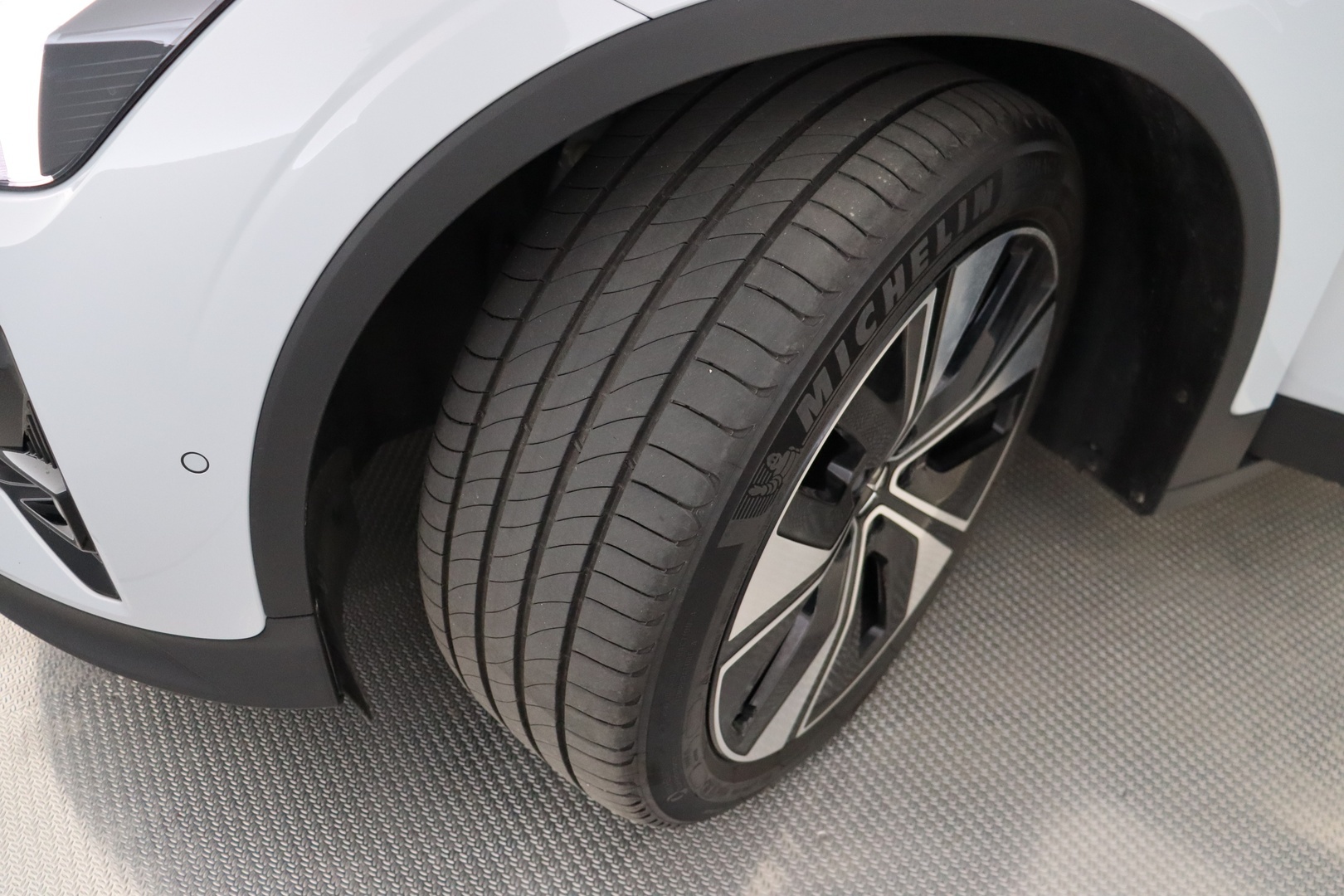 POLESTAR 2 2024