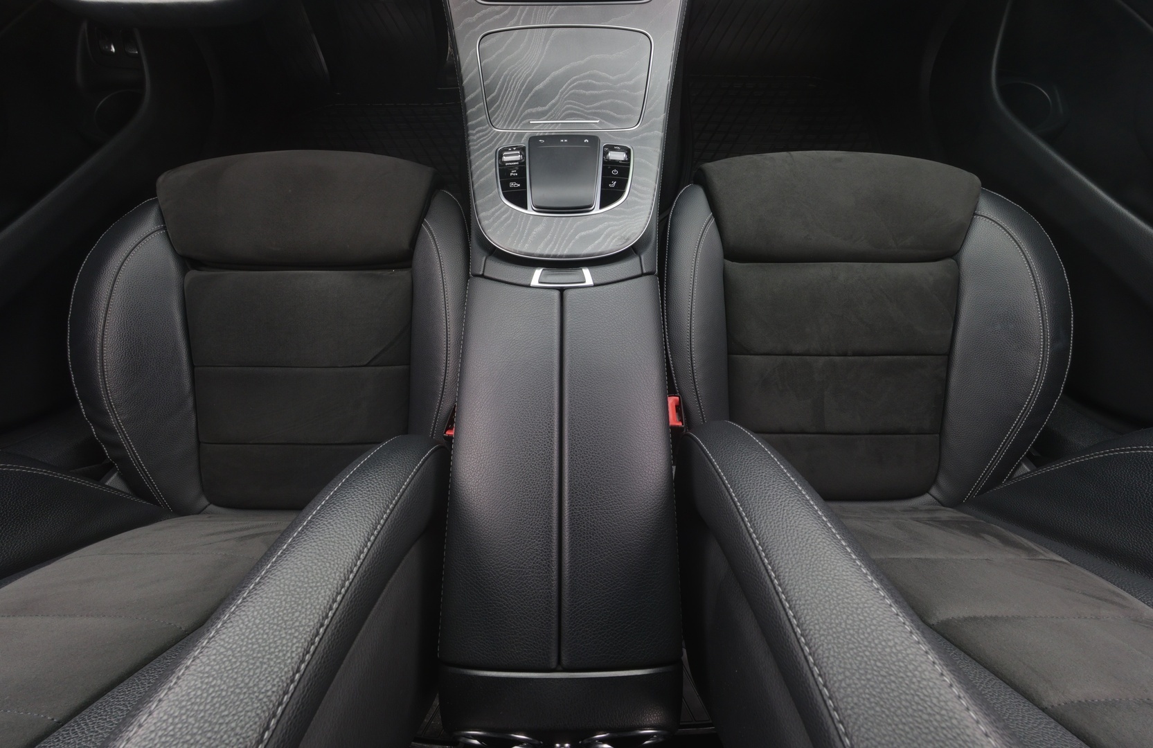 MERCEDES-BENZ E 2021