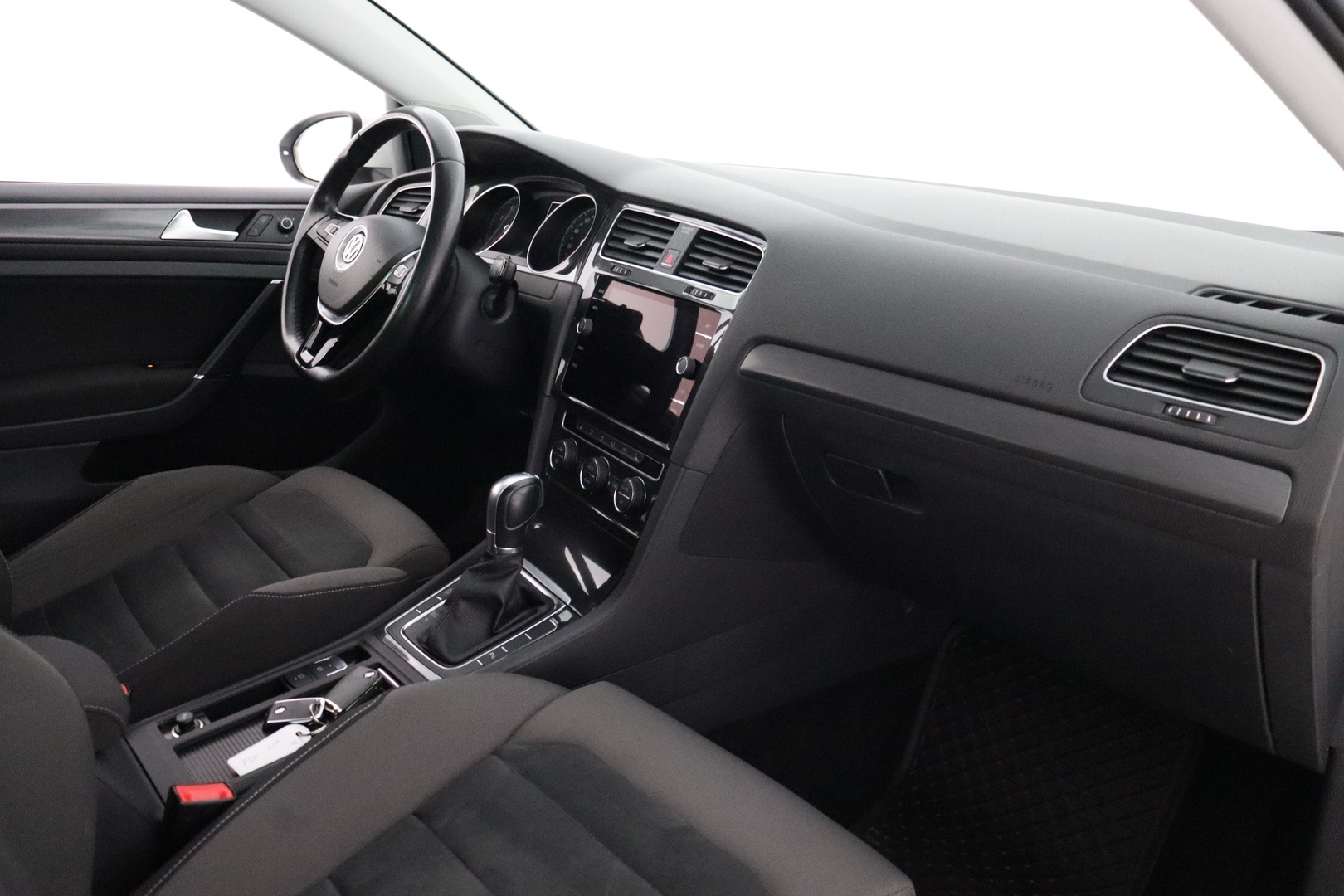 VOLKSWAGEN Golf 2018