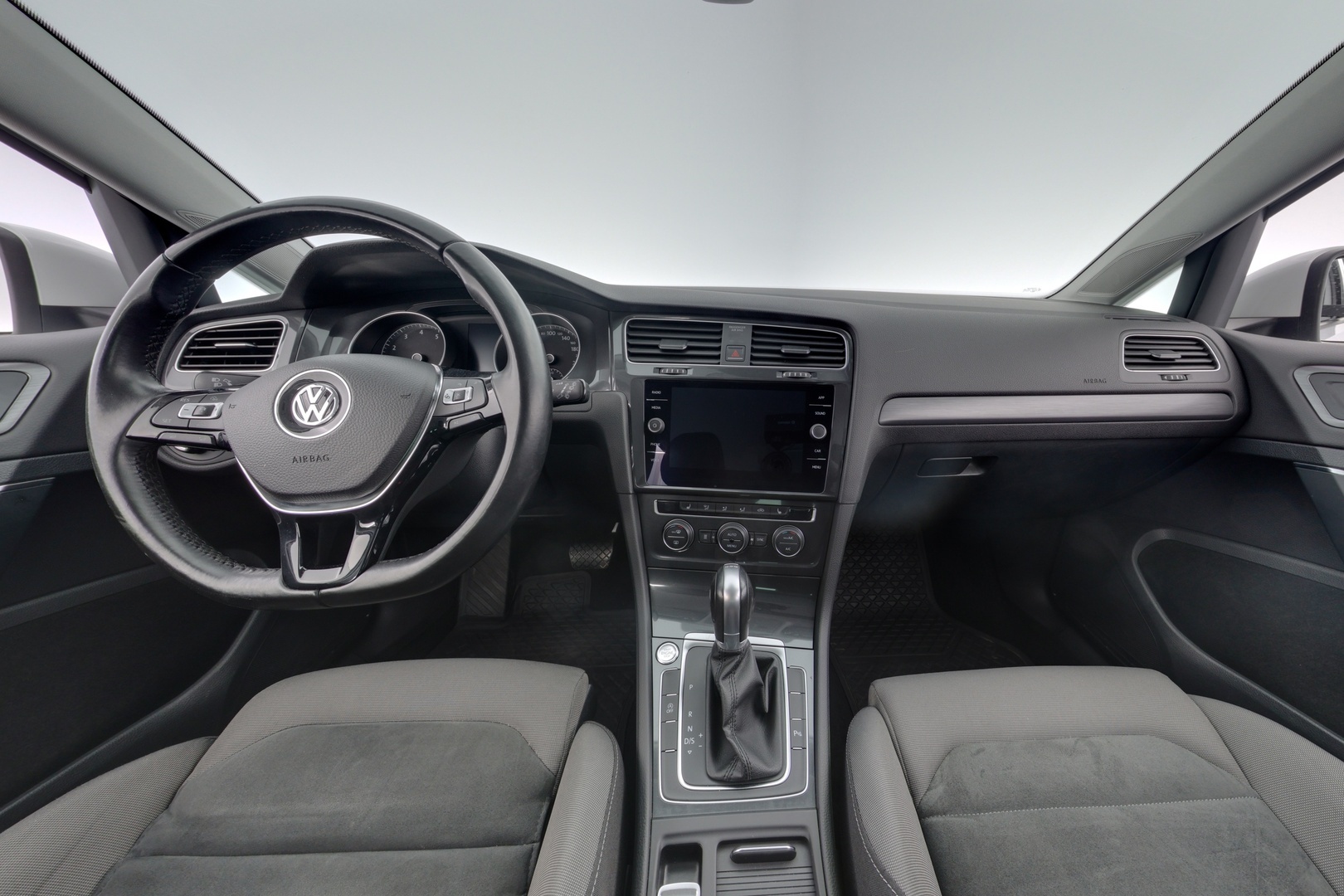 VOLKSWAGEN Golf 2018