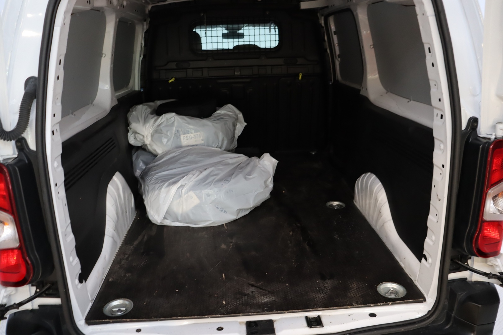 PEUGEOT e-Partner 2023