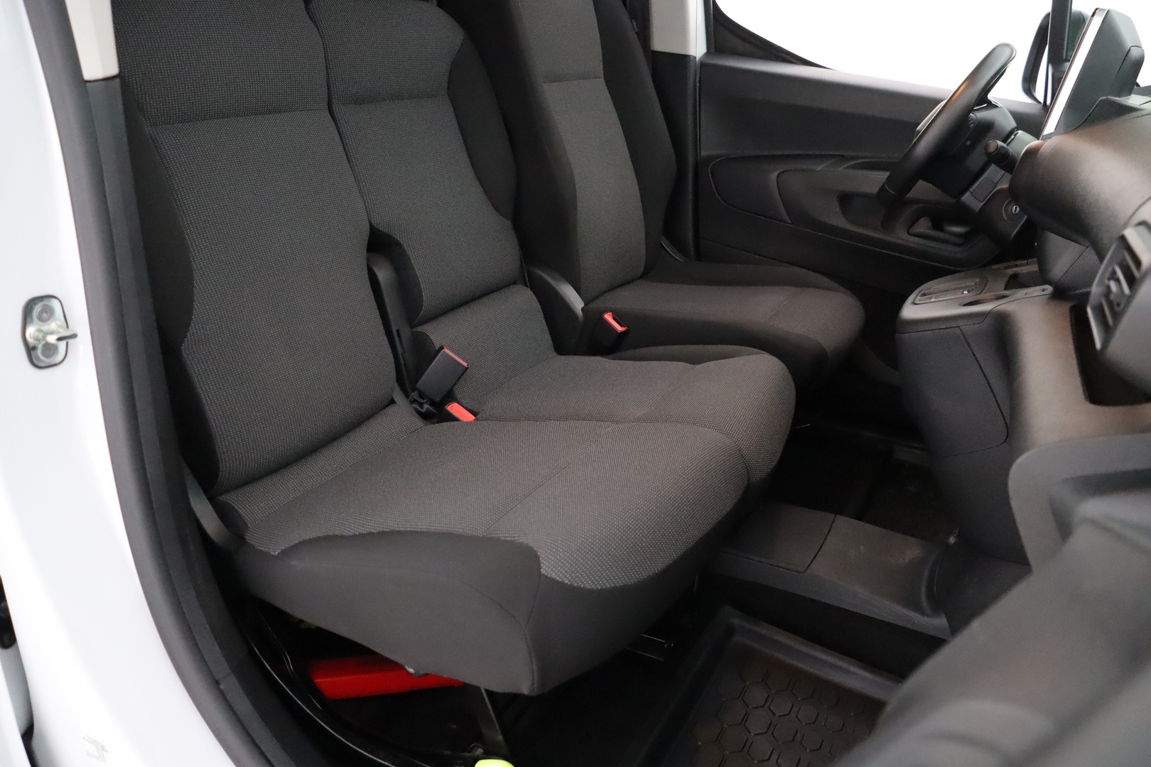 PEUGEOT e-Partner 2023