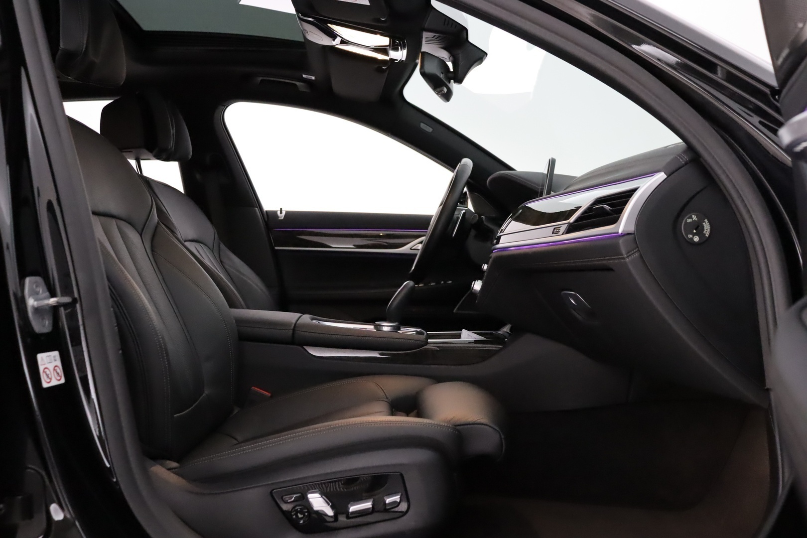 BMW 740 2019