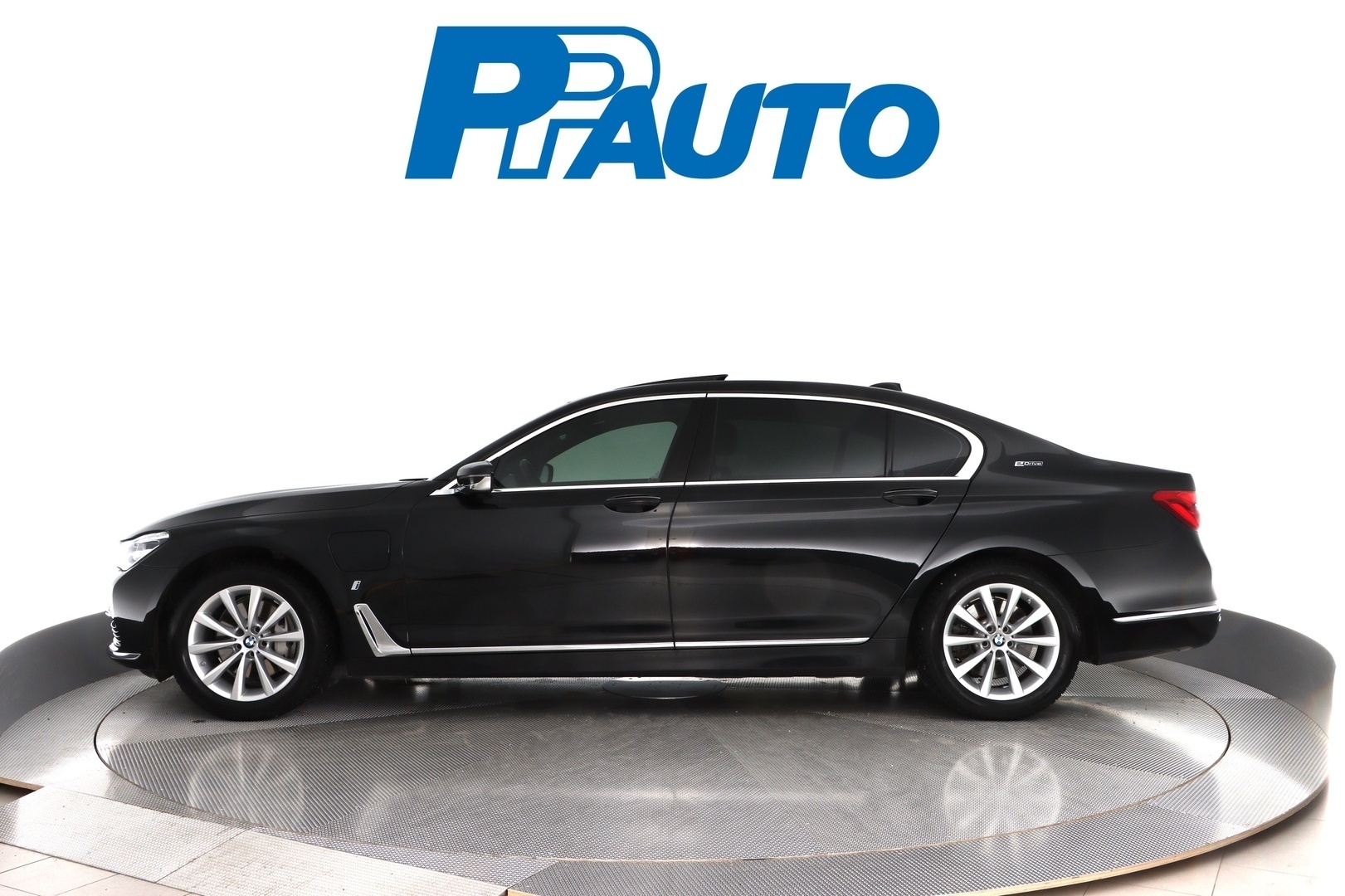 BMW 740 2019