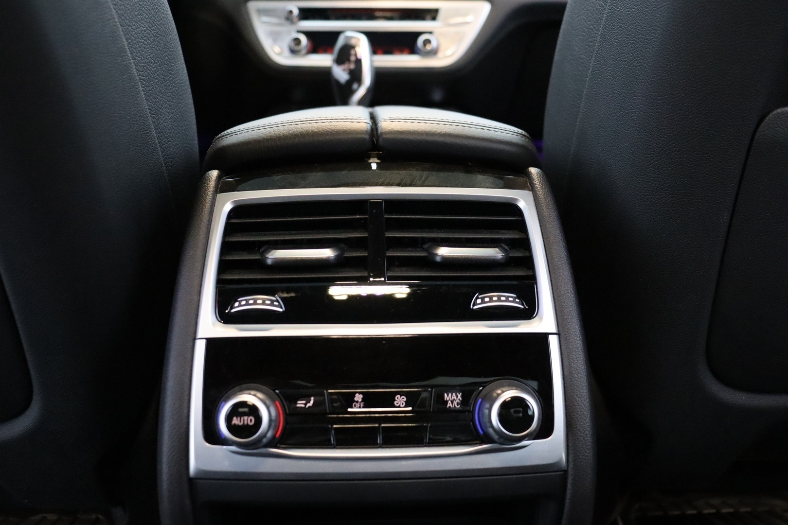 BMW 740 2019