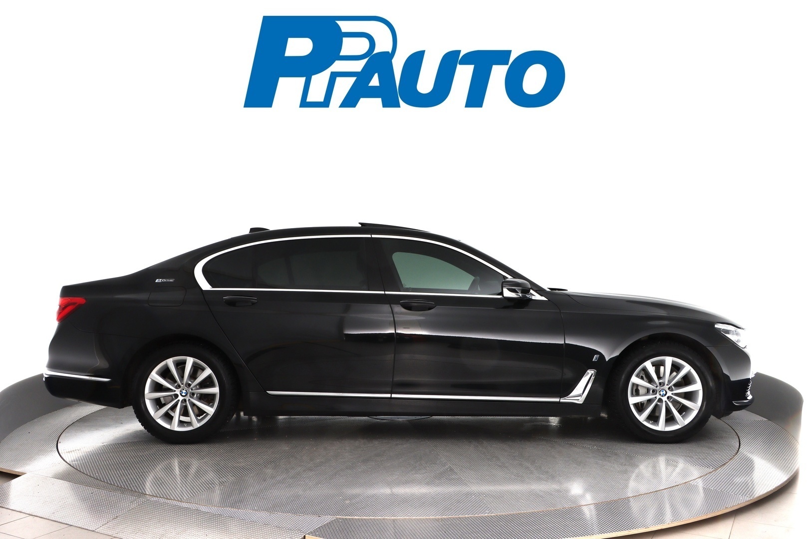 BMW 740 2019