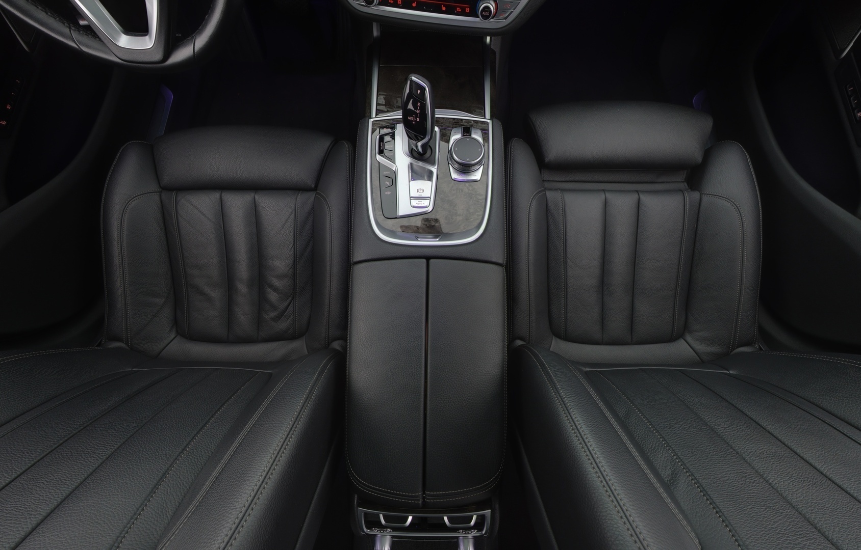 BMW 740 2019
