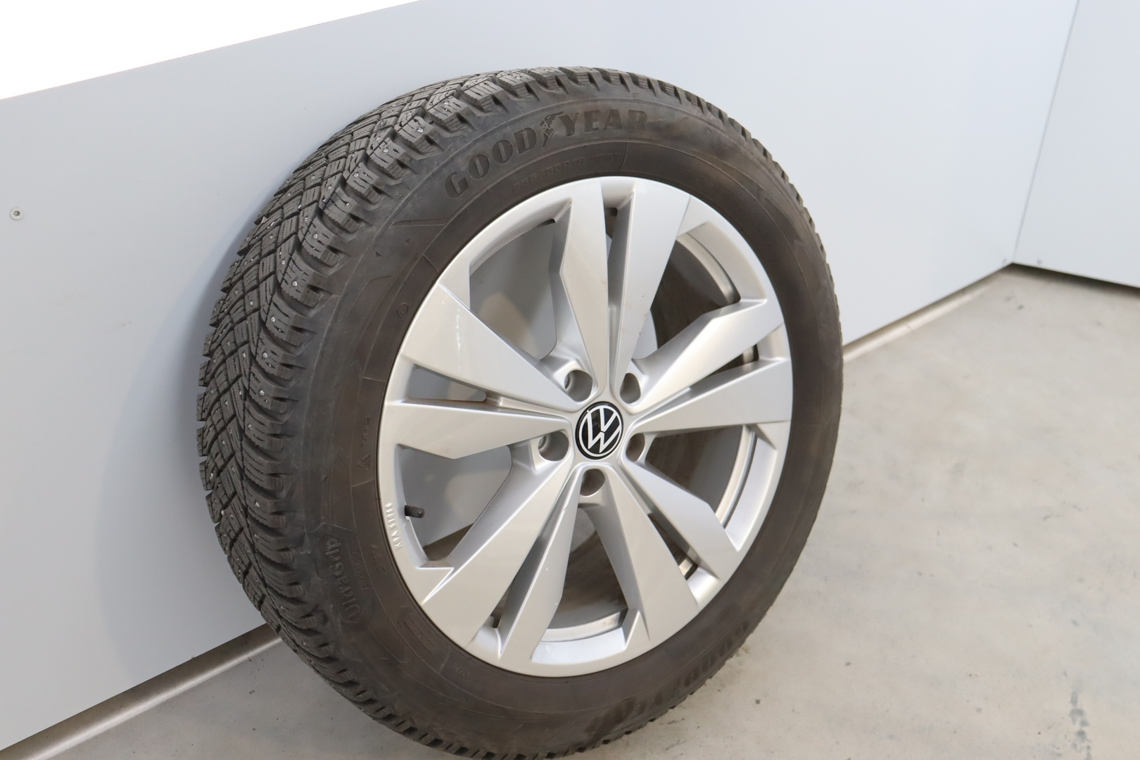 VOLKSWAGEN ID.4 2023