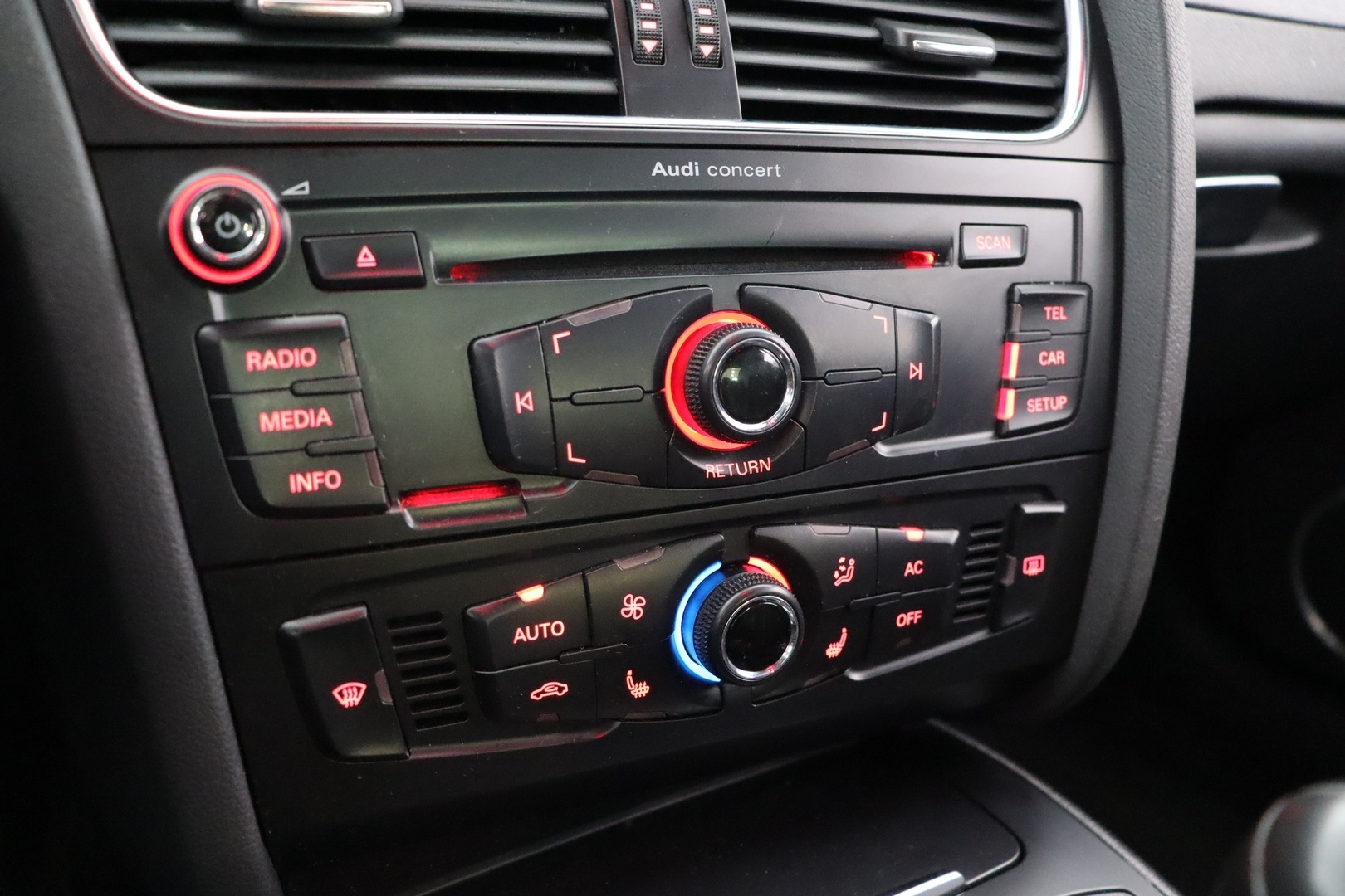 AUDI A4 2008