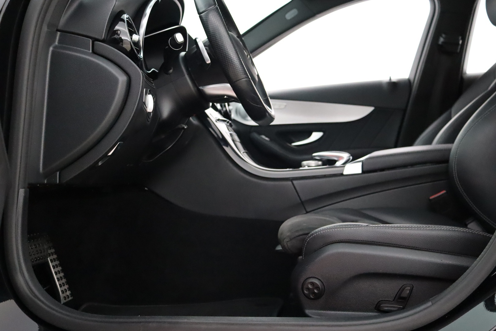 MERCEDES-BENZ C 2020