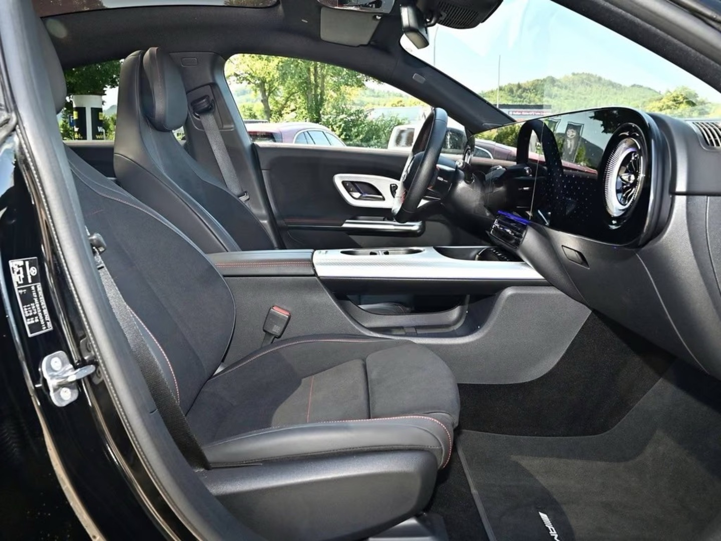 MERCEDES-BENZ CLA 2025