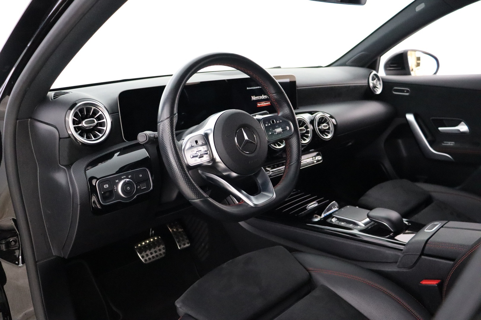 MERCEDES-BENZ A 2020