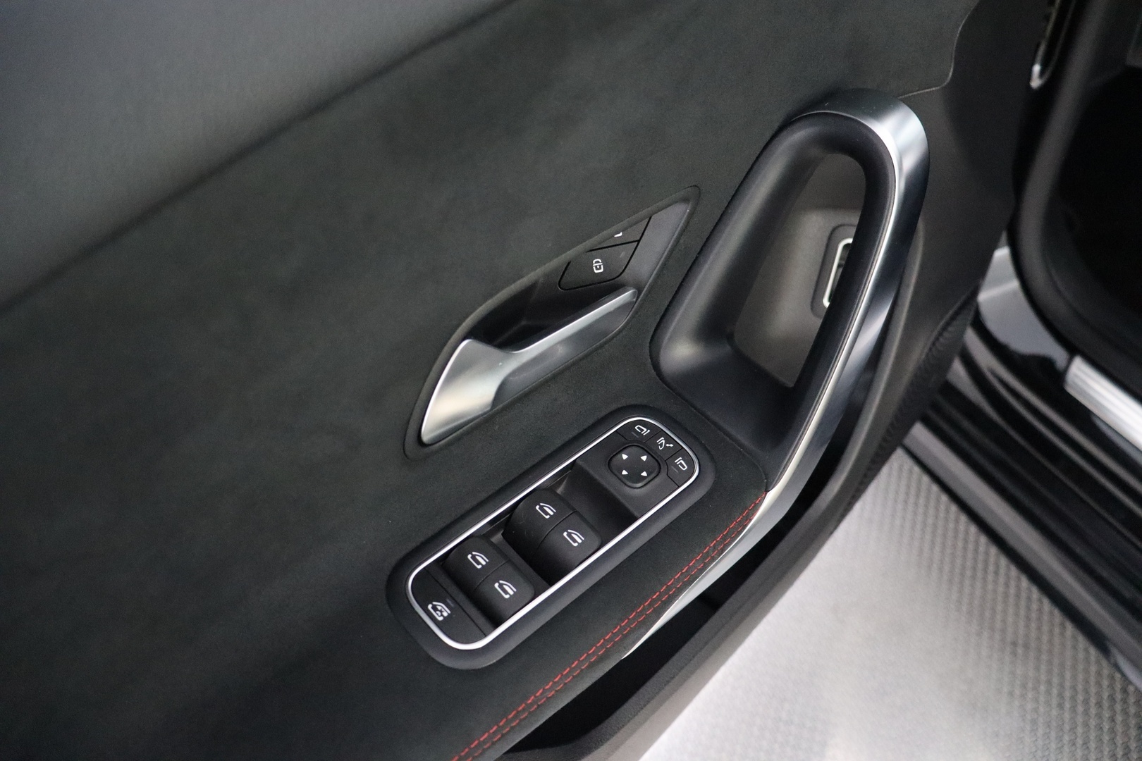 MERCEDES-BENZ A 2020