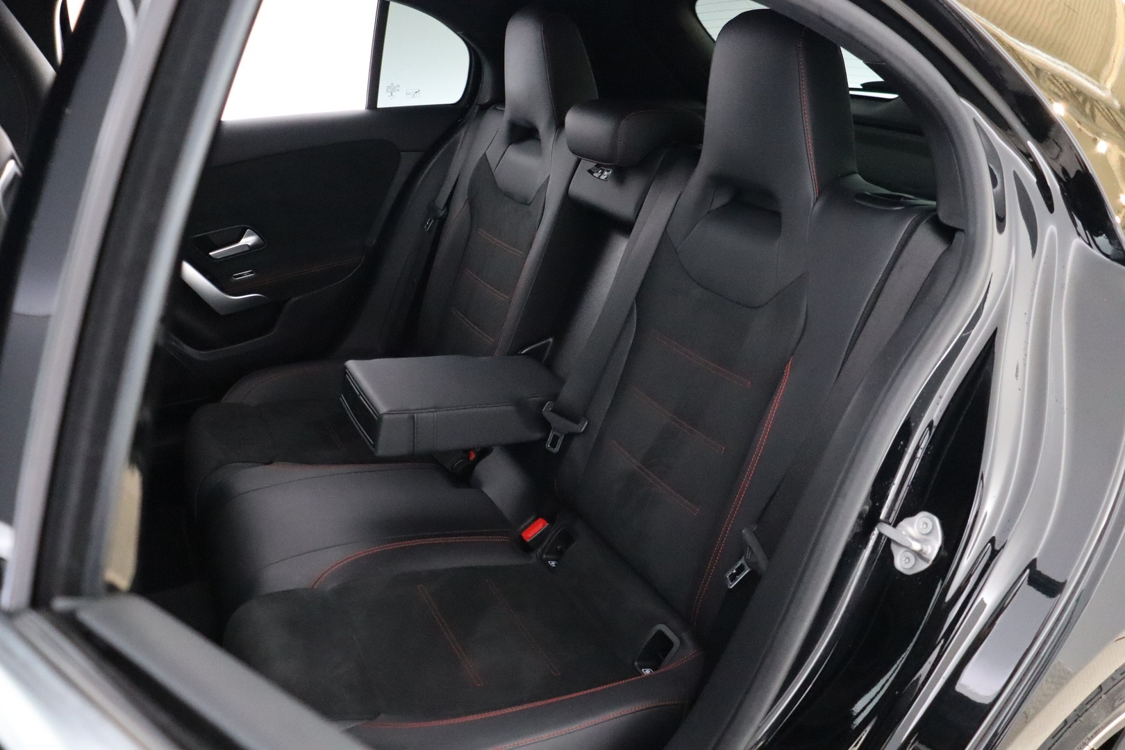 MERCEDES-BENZ A 2020