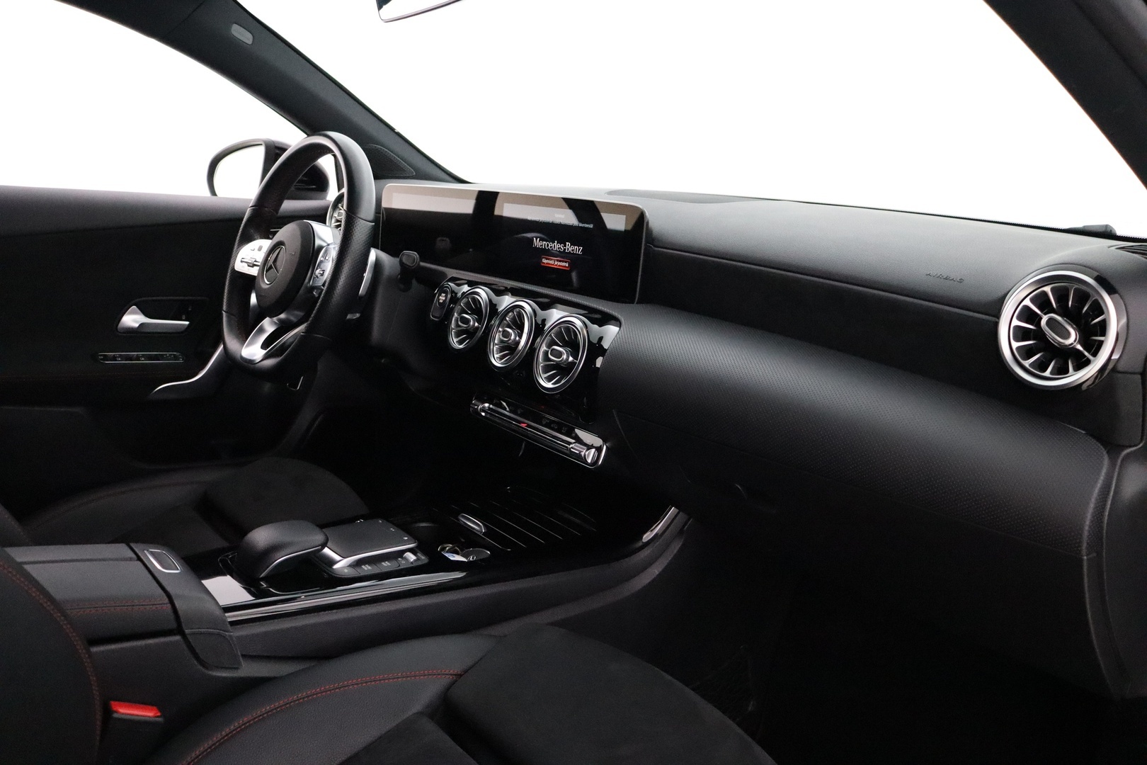 MERCEDES-BENZ A 2020