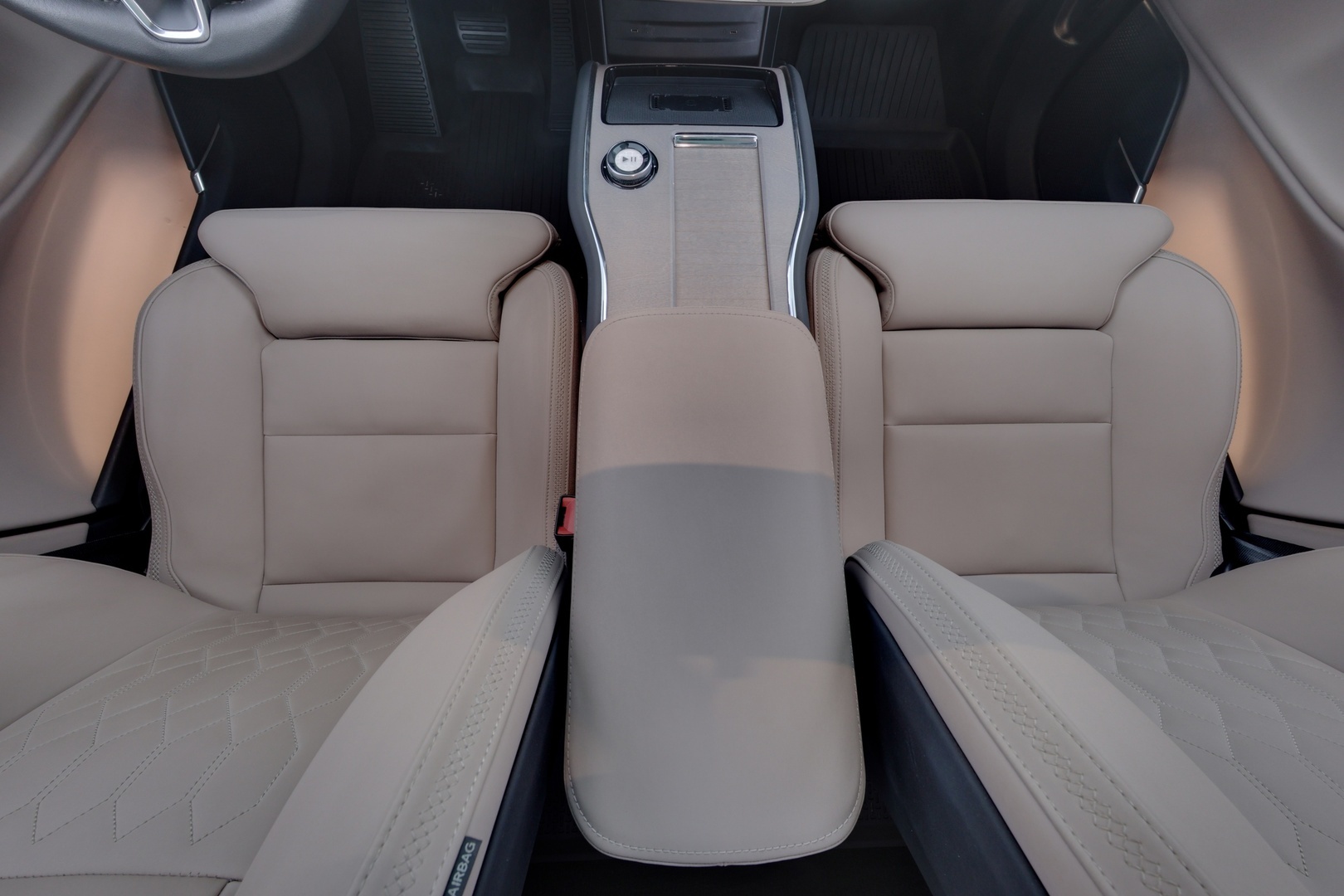 VOLVO EX90 2025