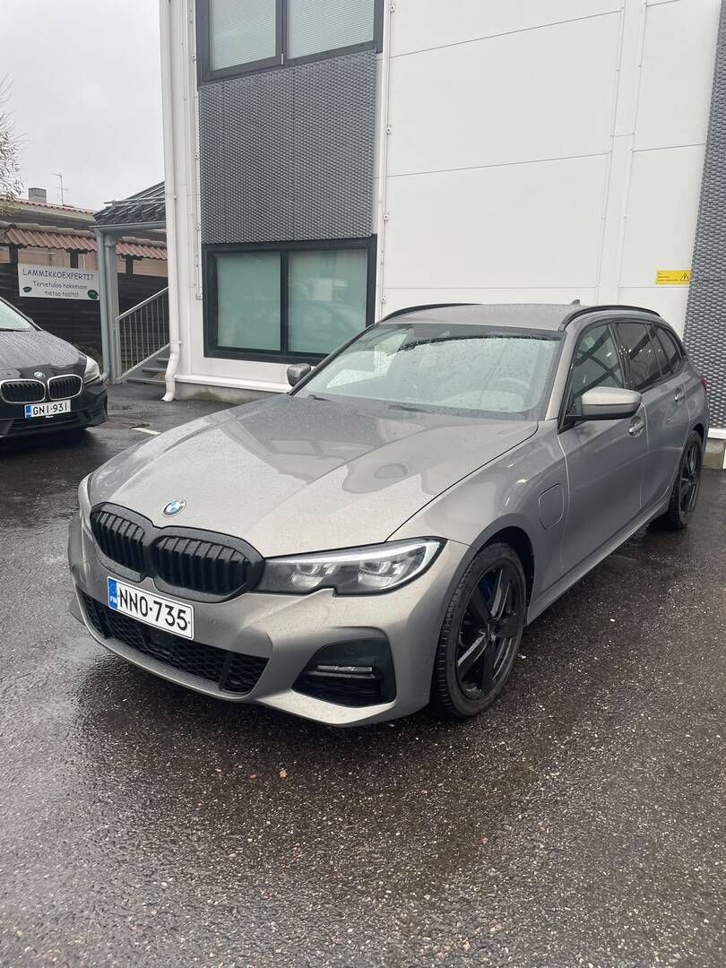 BMW 330 2020