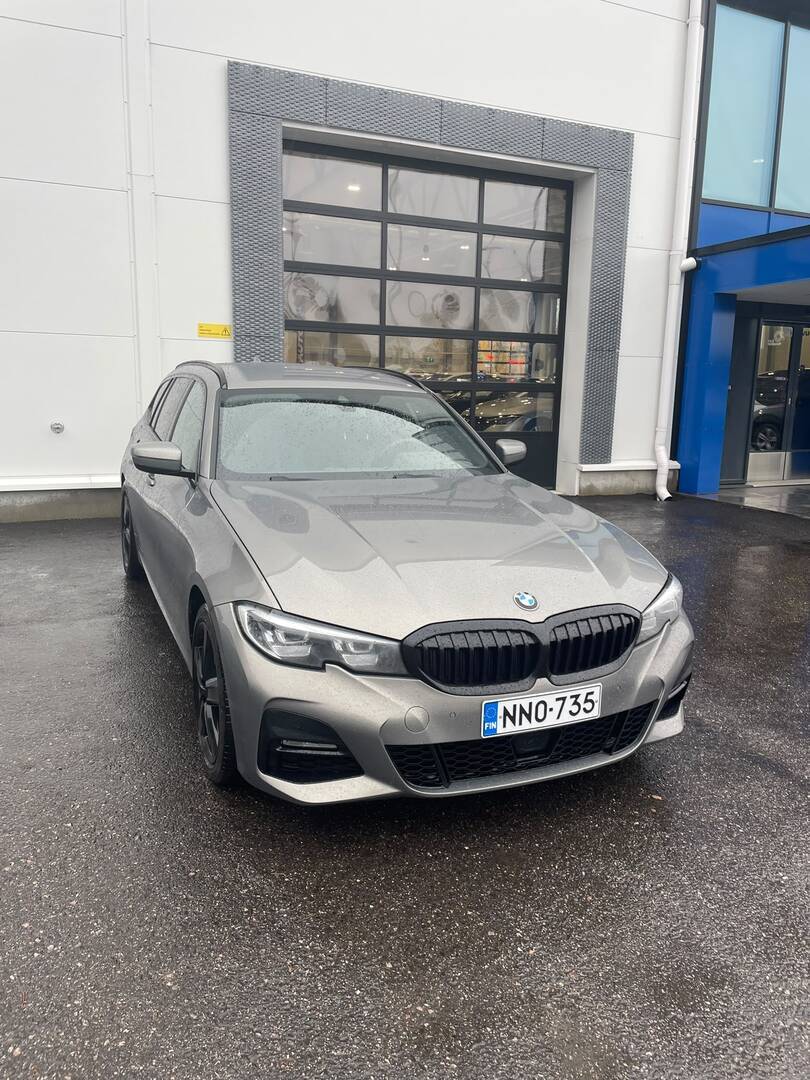 BMW 330 2020