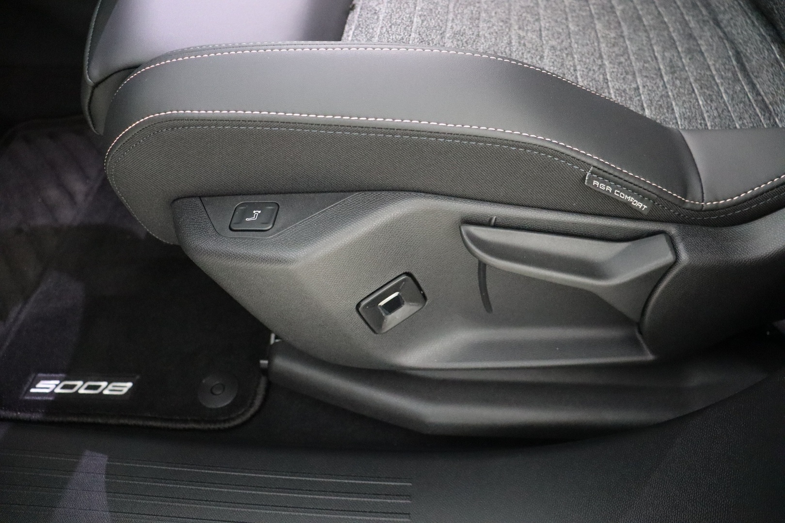 PEUGEOT 5008 2026