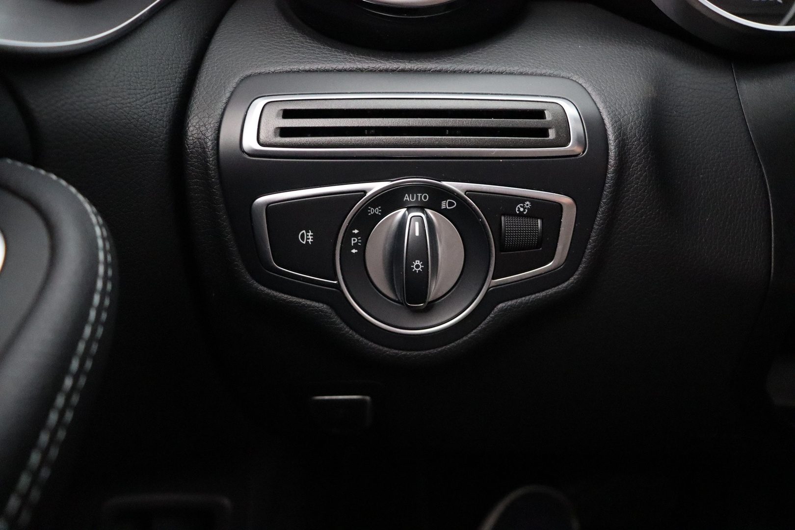 MERCEDES-BENZ C 2020