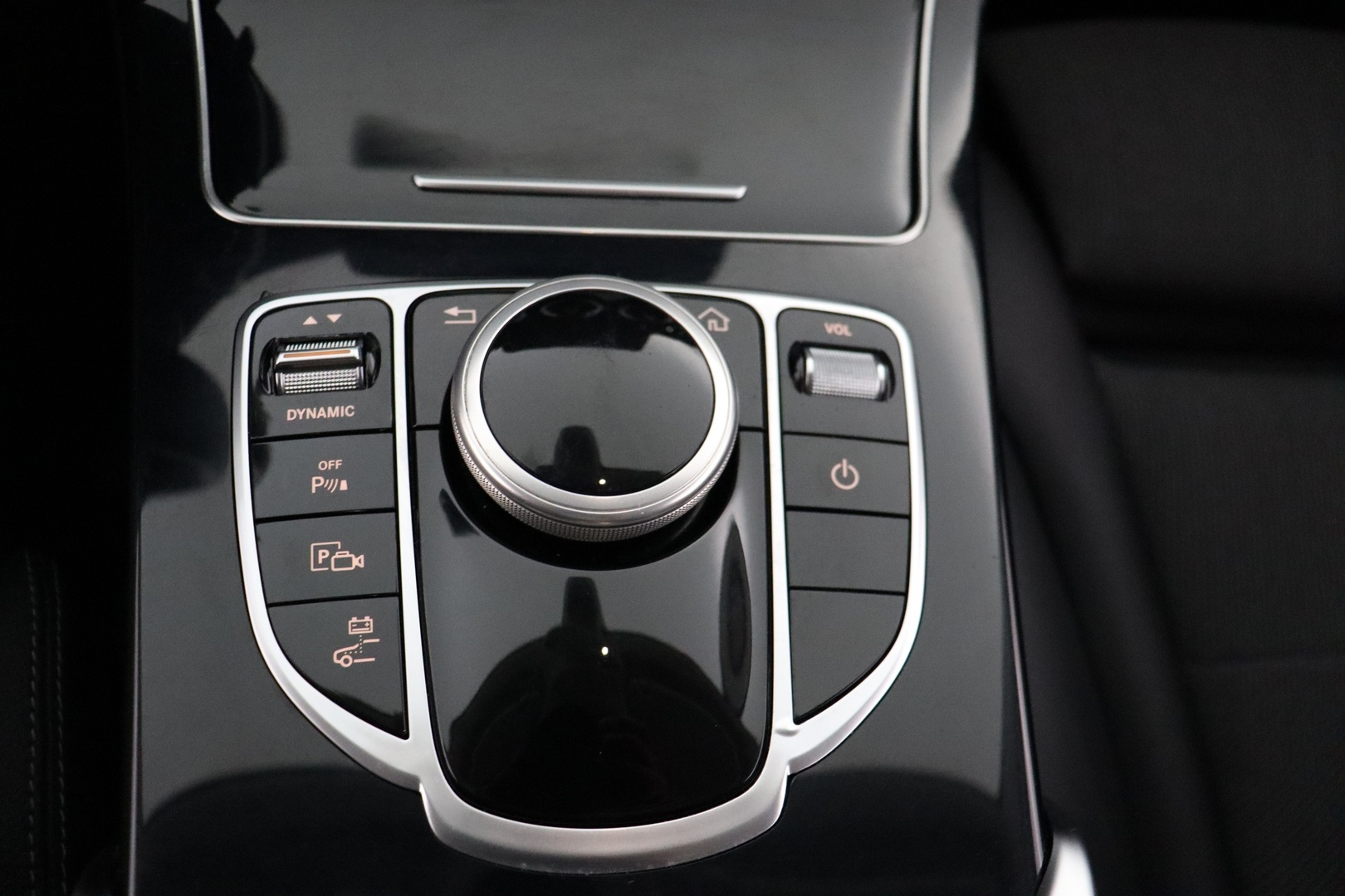 MERCEDES-BENZ C 2020