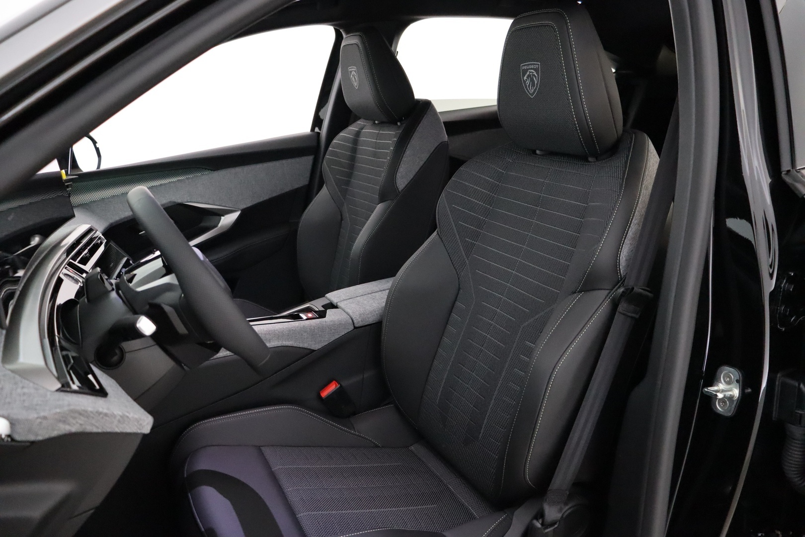 PEUGEOT E-3008 2026