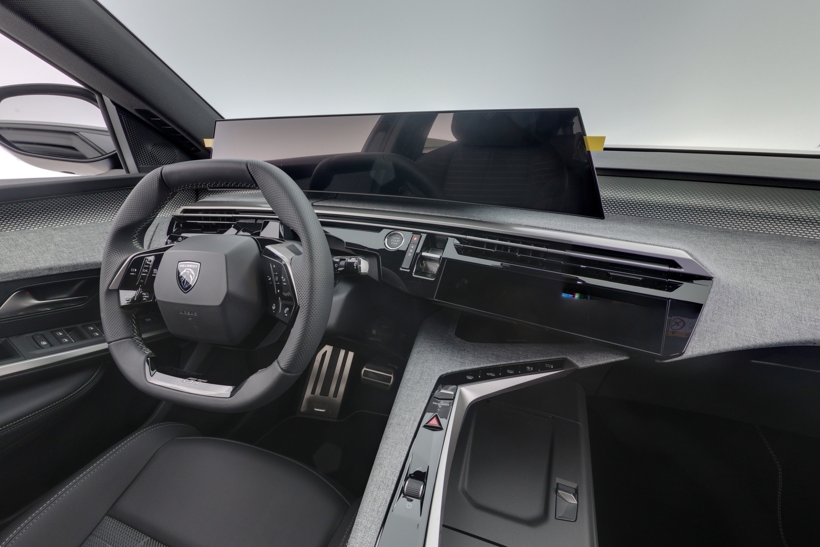 PEUGEOT E-3008 2026